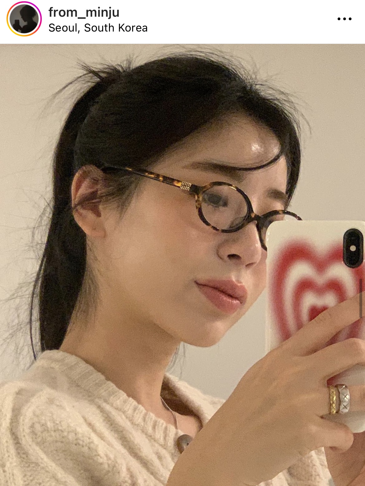 (W) Miu Miu Regard sunglasses Blue Lenses Honey Tortoiseshell Acetate Alternative fit 착용 스타일 - 3