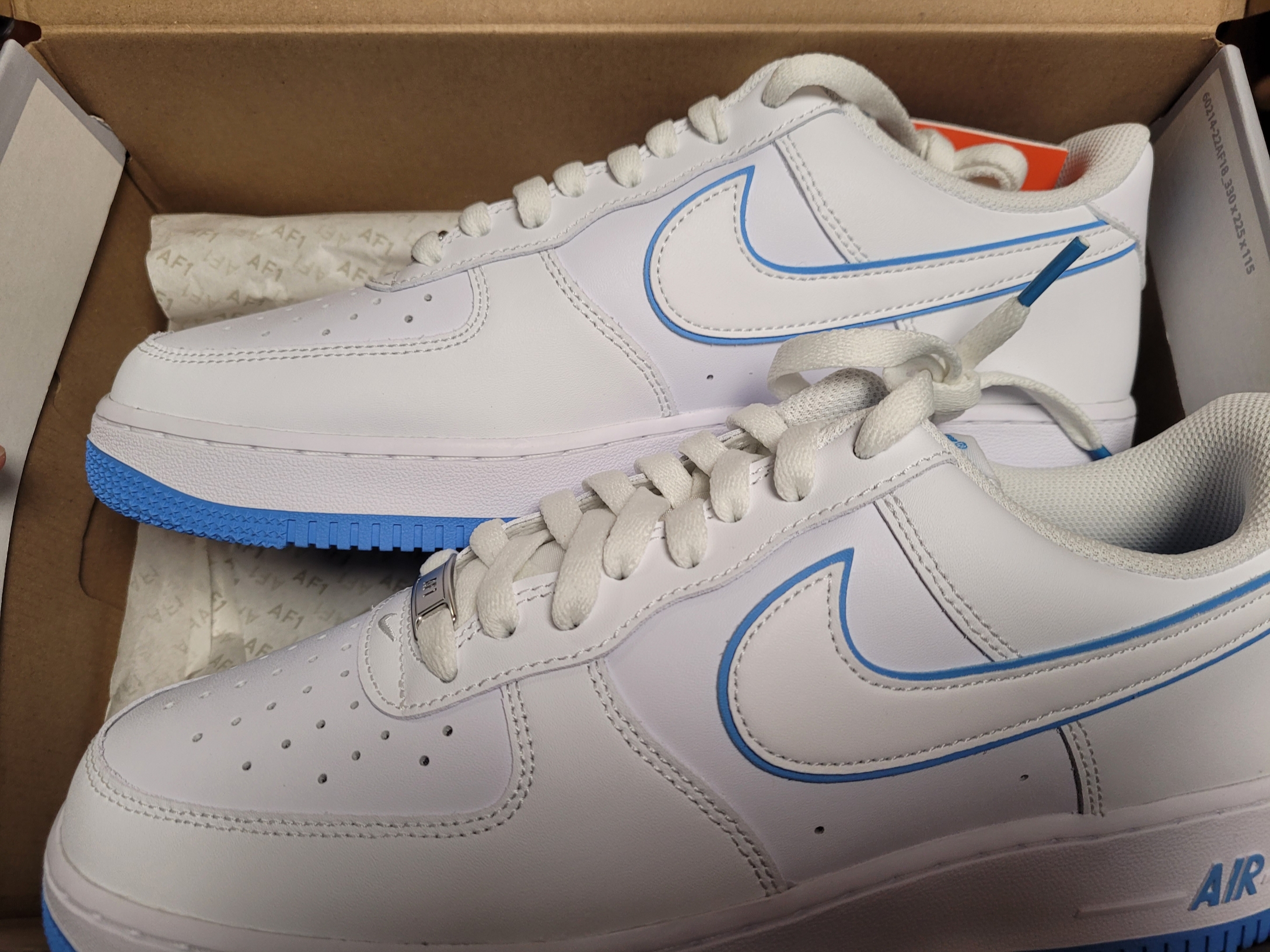 Nike Air Force 1 '07 White University Blue 착용 스타일