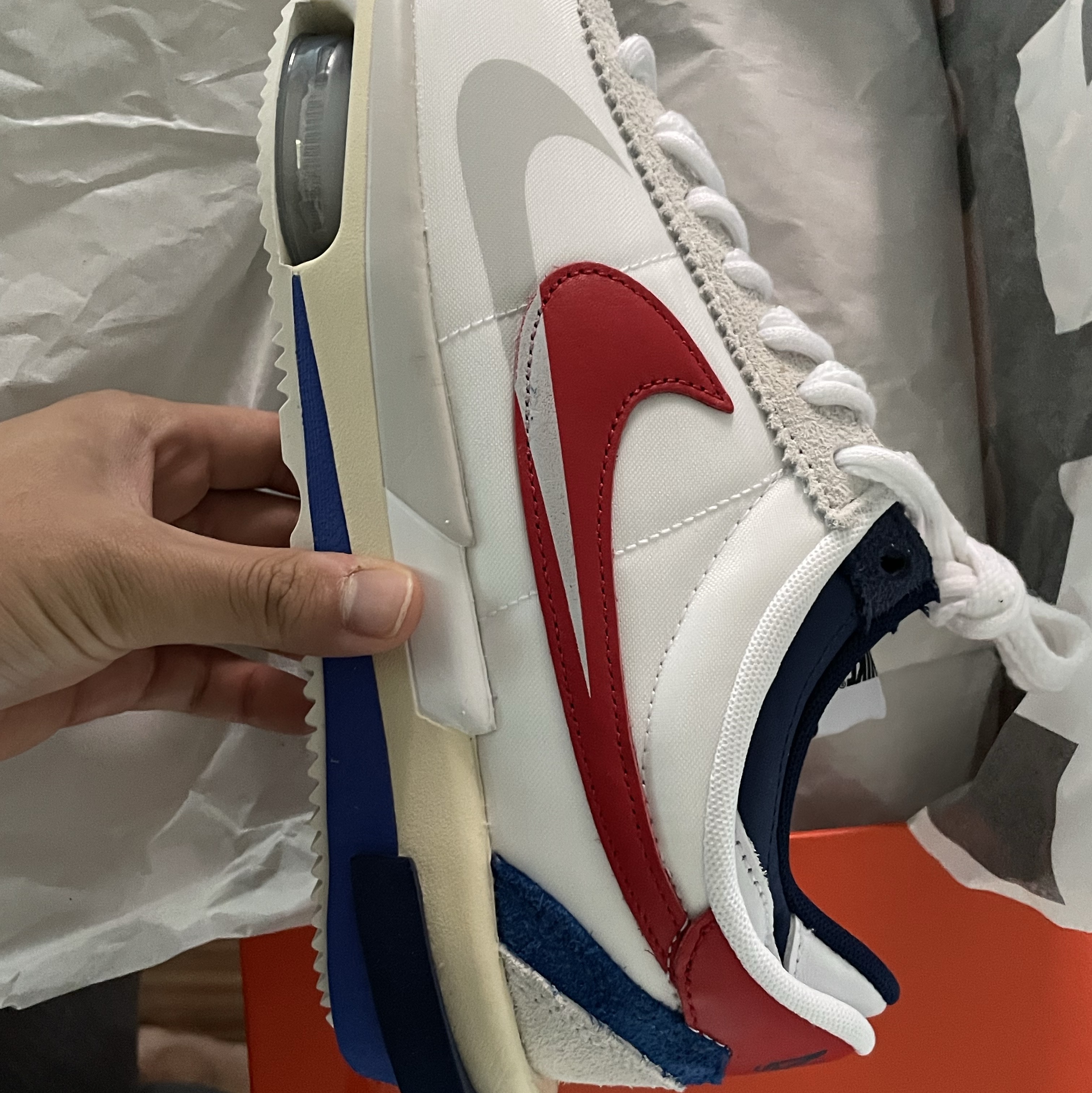 Nike x Sacai Zoom Cortez SP White and University Red 착용 스타일