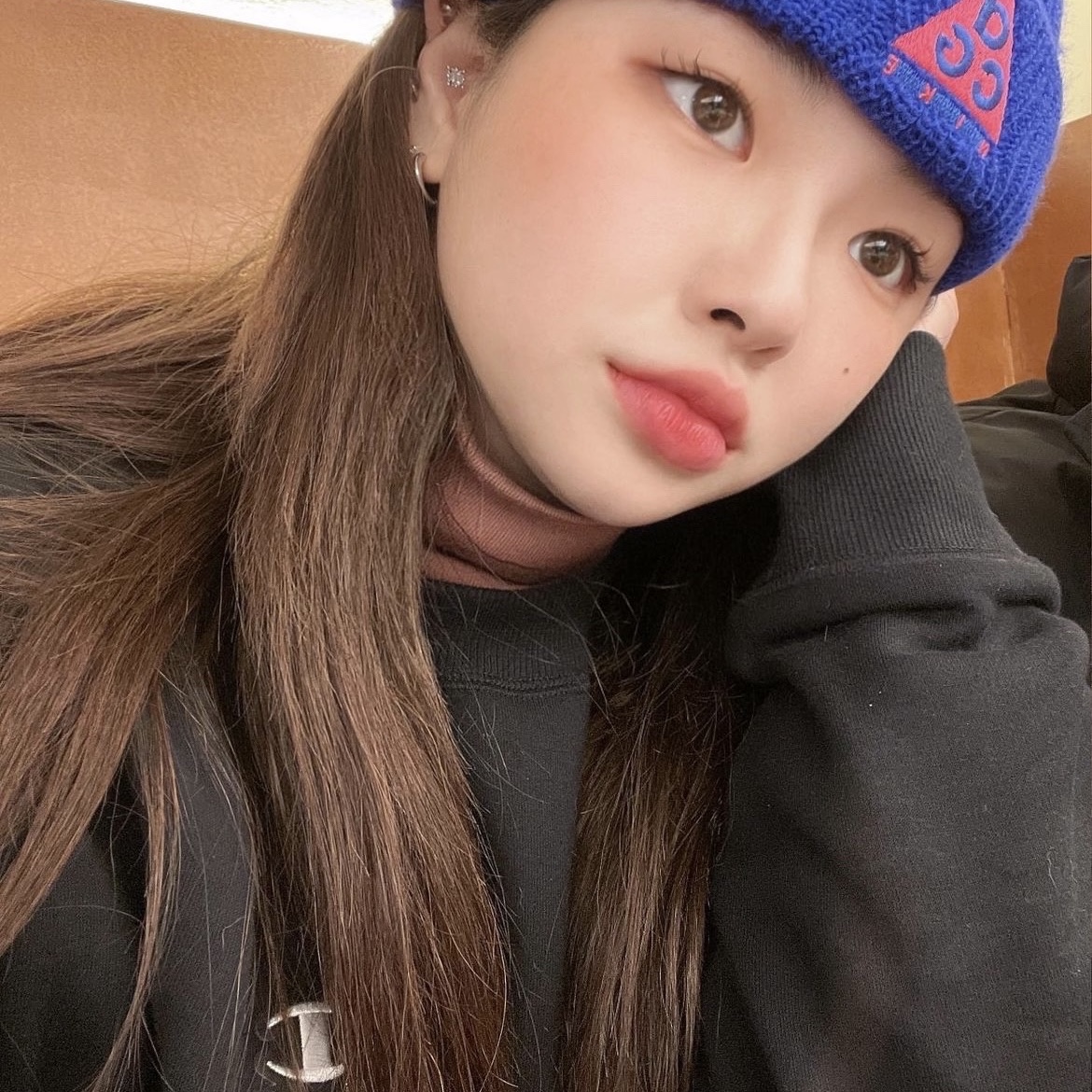 Nike ACG Beanie Imperial Blue 착용 스타일