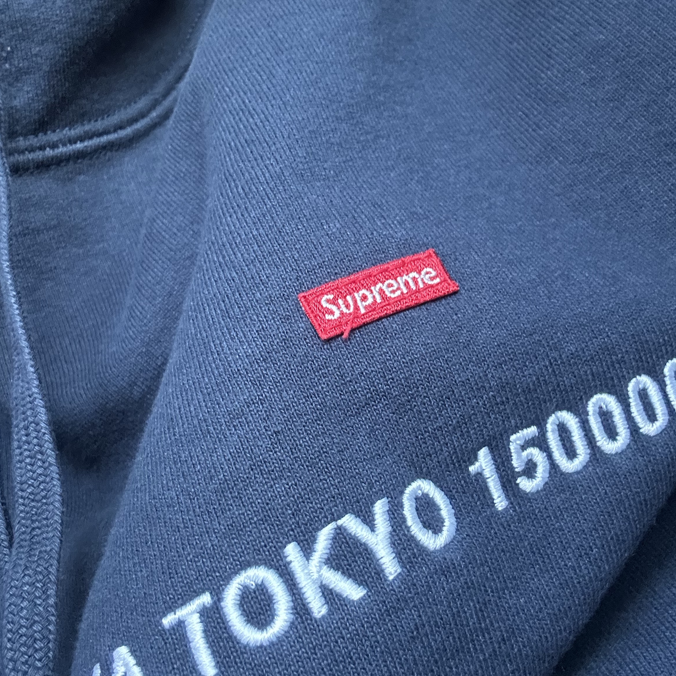 Supreme Tokyo Shop Small Box Hooded Sweatshirt Navy - 23FW 착용 스타일