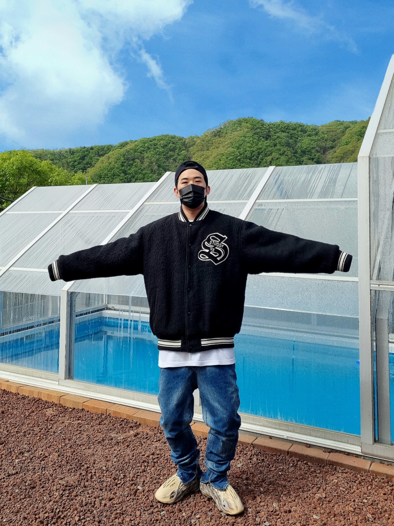 Stussy Casentino Wool Varsity Jacket Black 착용 스타일