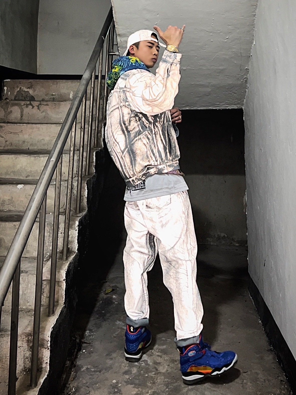 Supreme x Stone Island Denim 6-Panel Reflective - 23FW, Supreme x Stone Island Denim Trucker Jacket Reflective - 23FW 착용 스타일 - 2