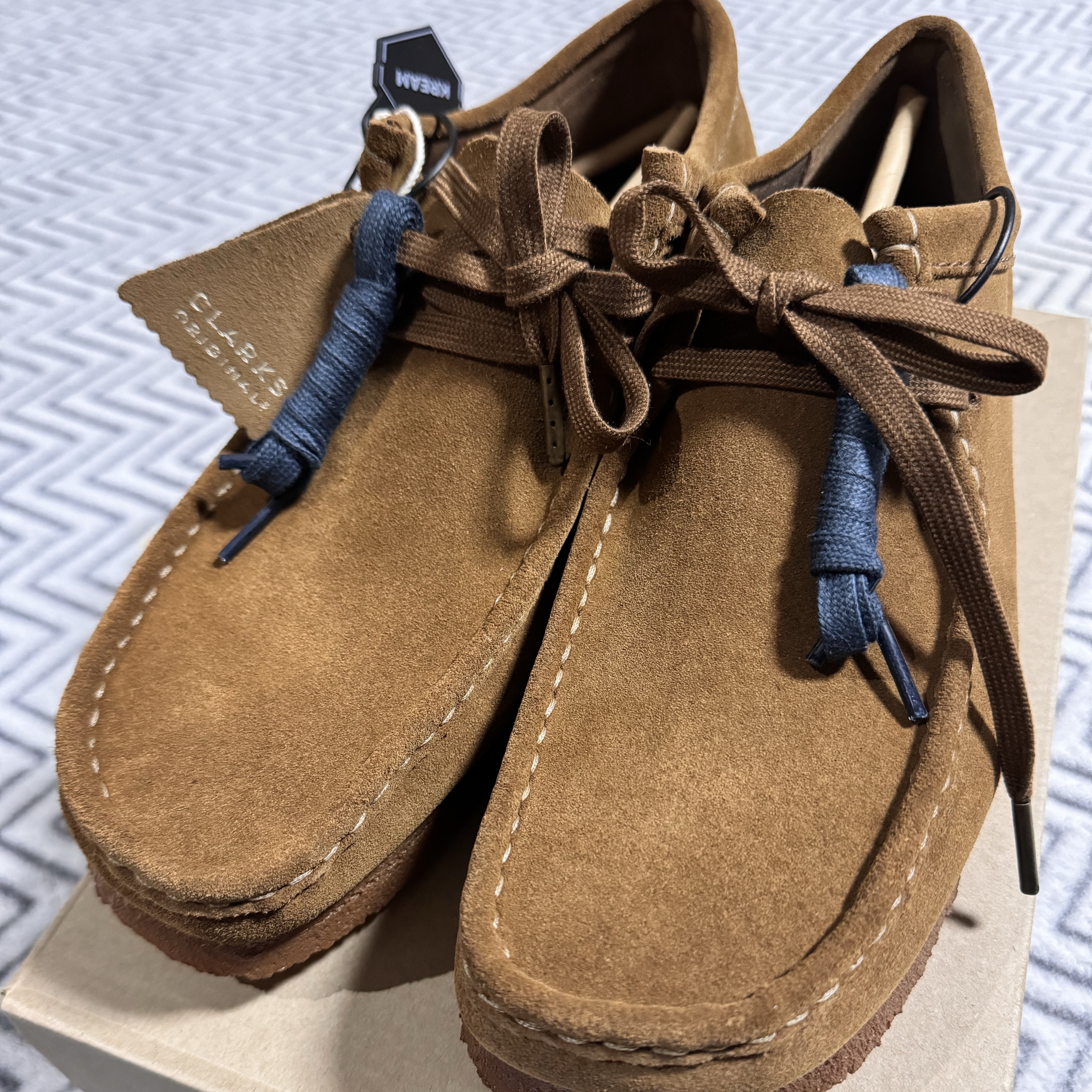 Clarks Wallabee Cola 착용 스타일 - 1