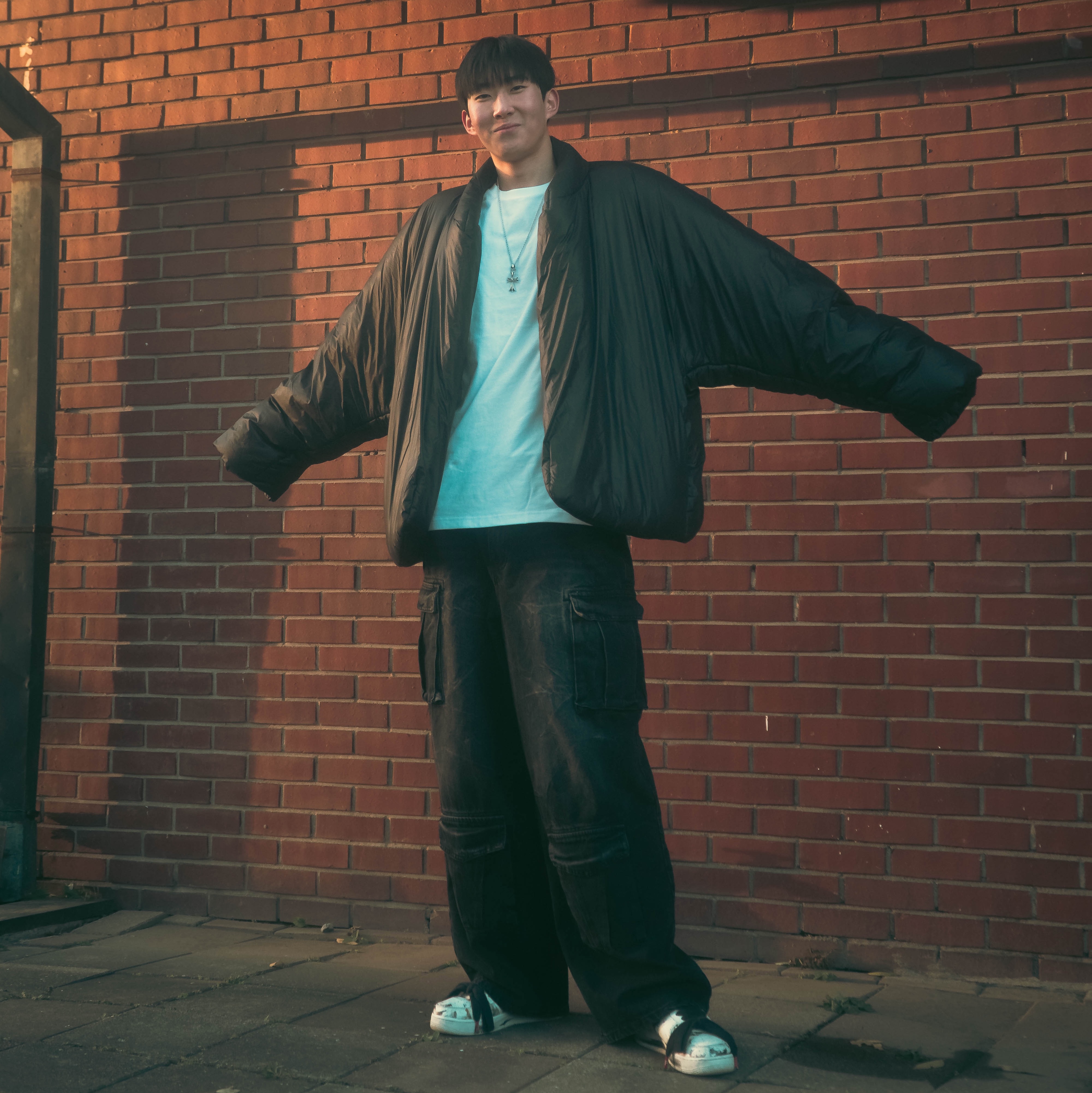 Yeezy Gap Engineered By Balenciaga Round Jacket 2 Black, Nike x Peaceminusone Air Force 1 Low Para-Noise 2.0 착용 스타일 - 3