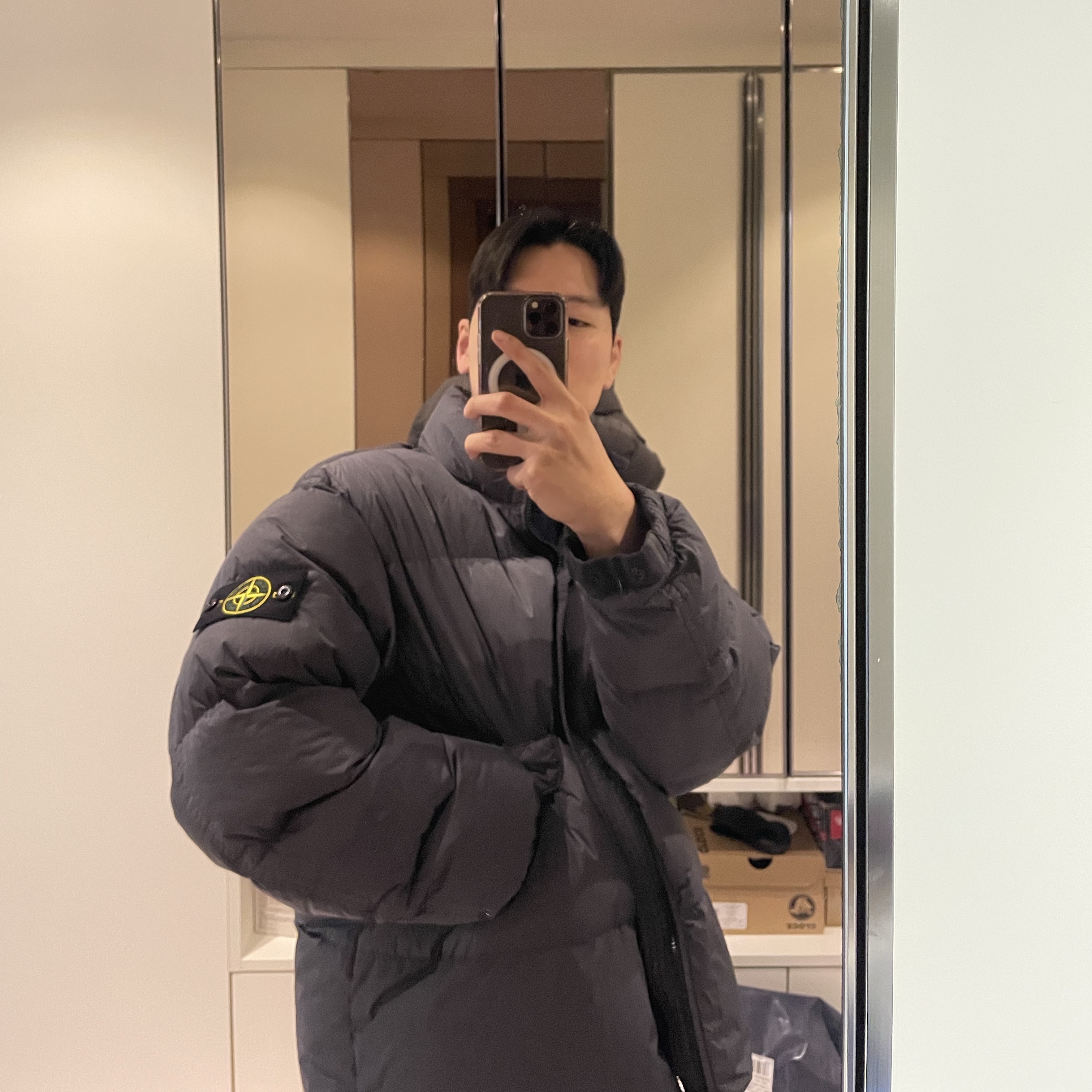 Stone Island 40623 Garment Dyed Crinkle Reps Recycled Nylon Down Jacket Lead - 23FW 착용 스타일 - 1