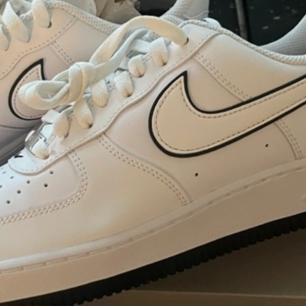 Nike Air Force 1 '07 White Black 착용 스타일 - 3