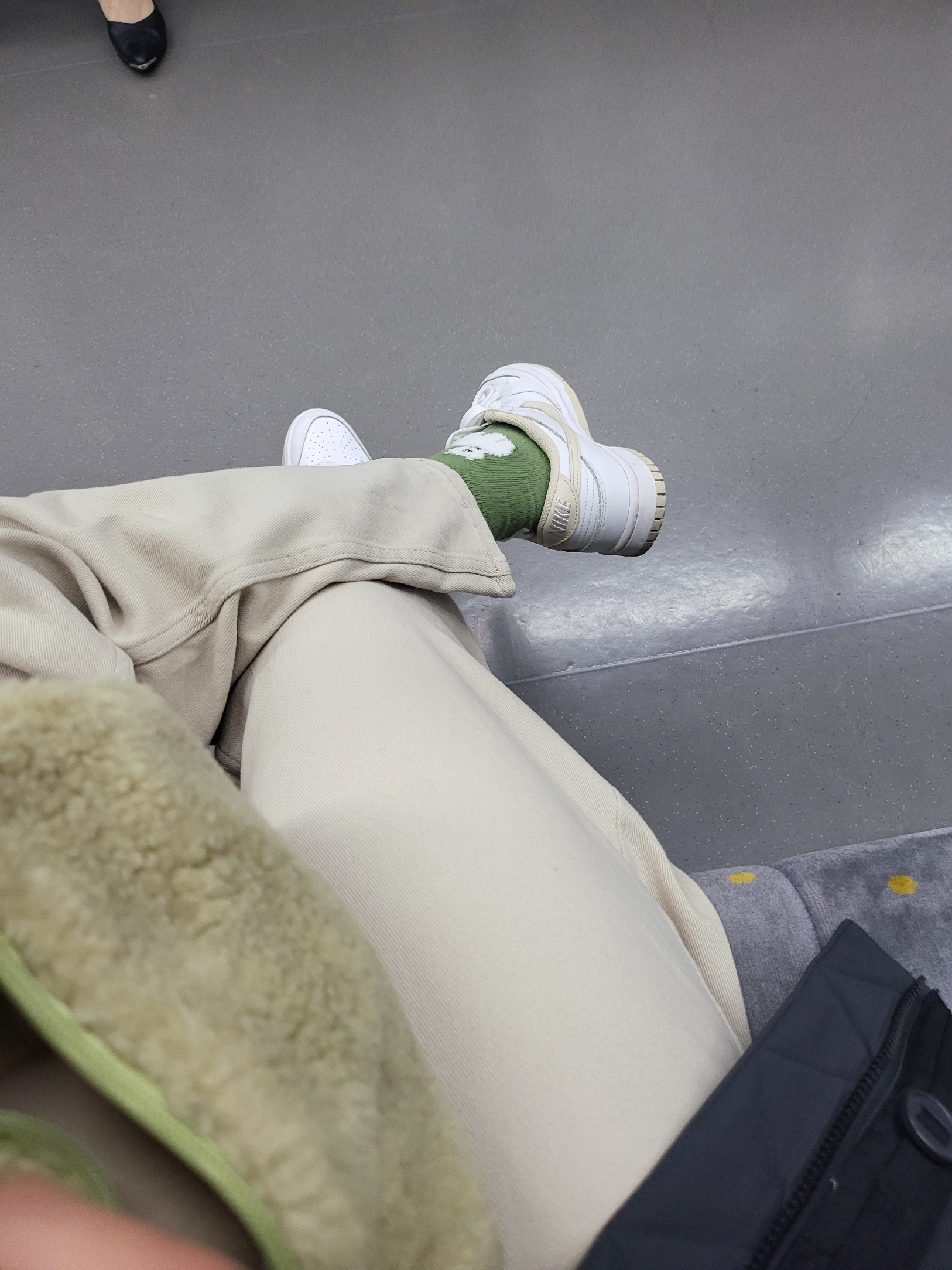 (W) Nike Dunk Low Pearl White 착용 스타일 - 2