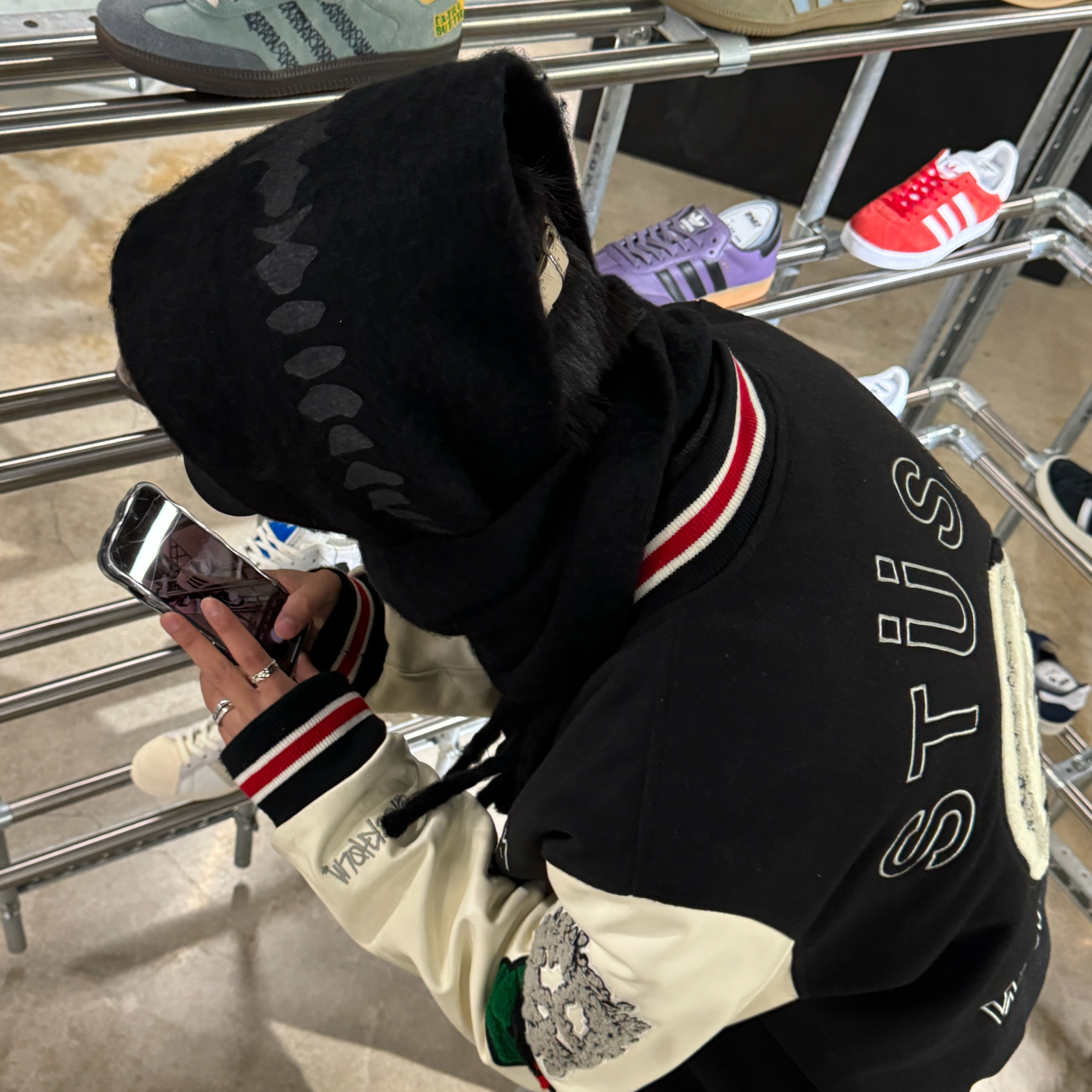 Stussy x Our Legacy x Denim Tears TTL Varsity Jacket Black 착용 스타일 - 3