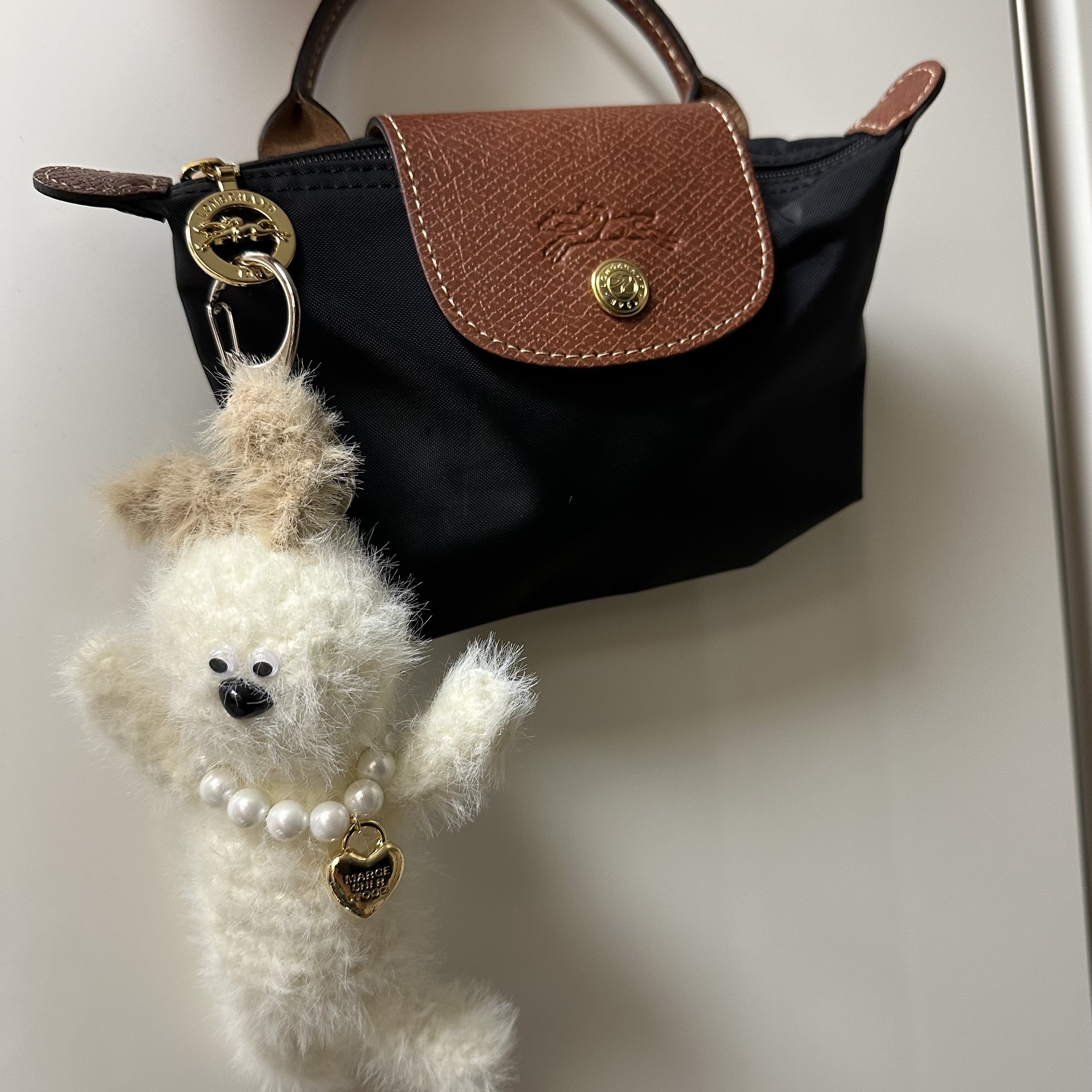 Margesherwood Wood Keyring White, Longchamp Le Pliage Original Handle Pouch Black 착용 스타일