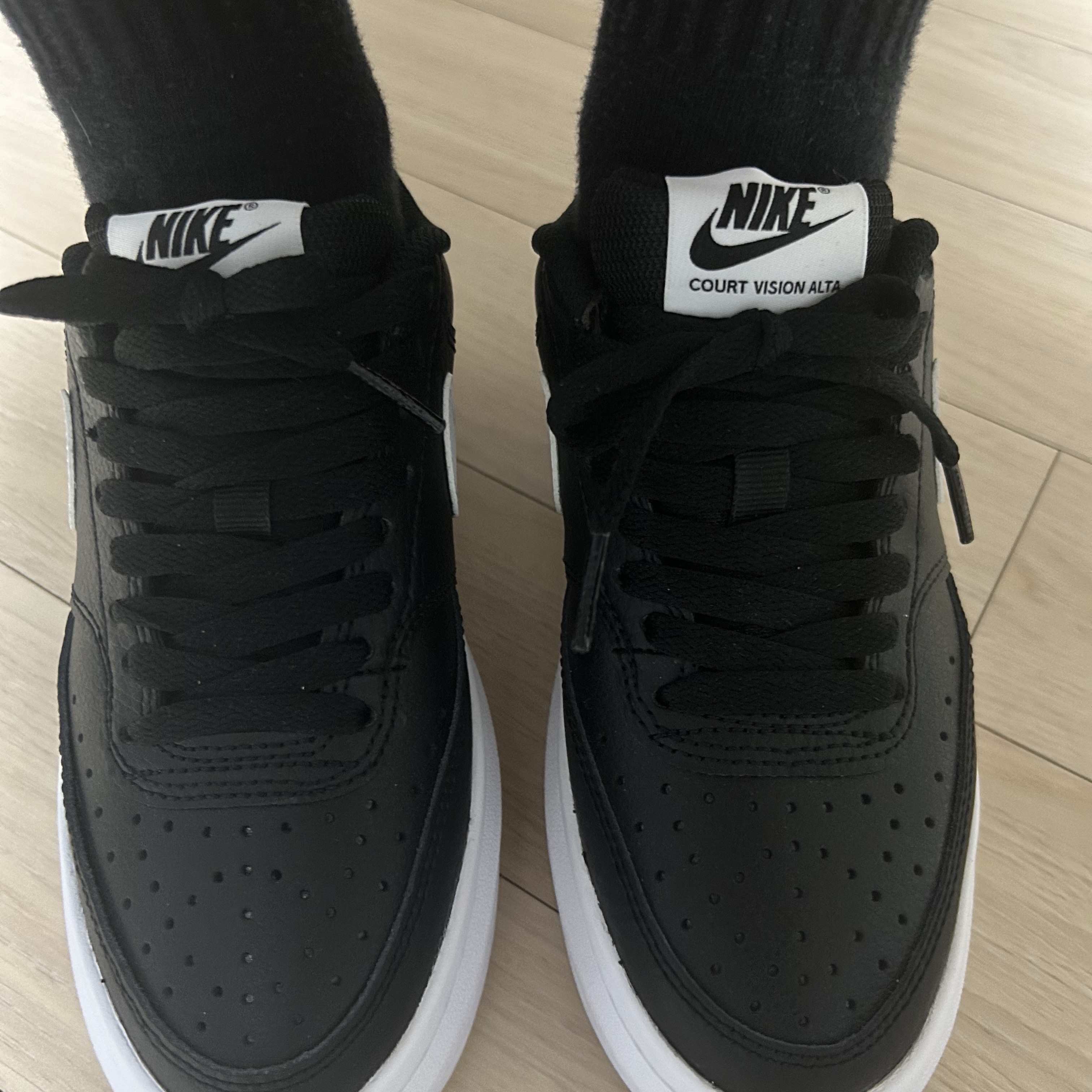 (W) Nike Court Vision Alta LTR Black White 착용 스타일 - 2