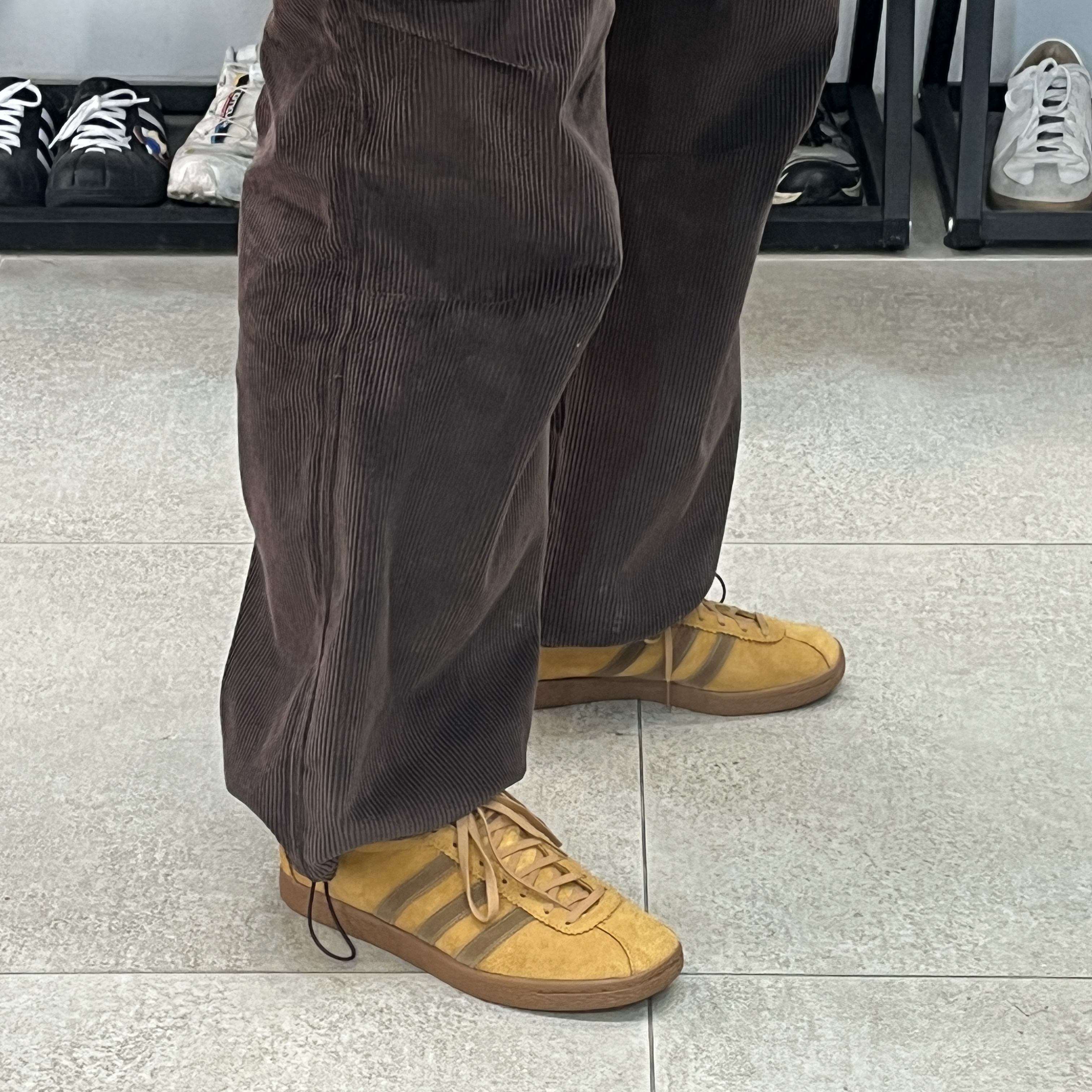 Adidas Tobacco Gruen Mesa Brown Desert 착용 스타일 - 3