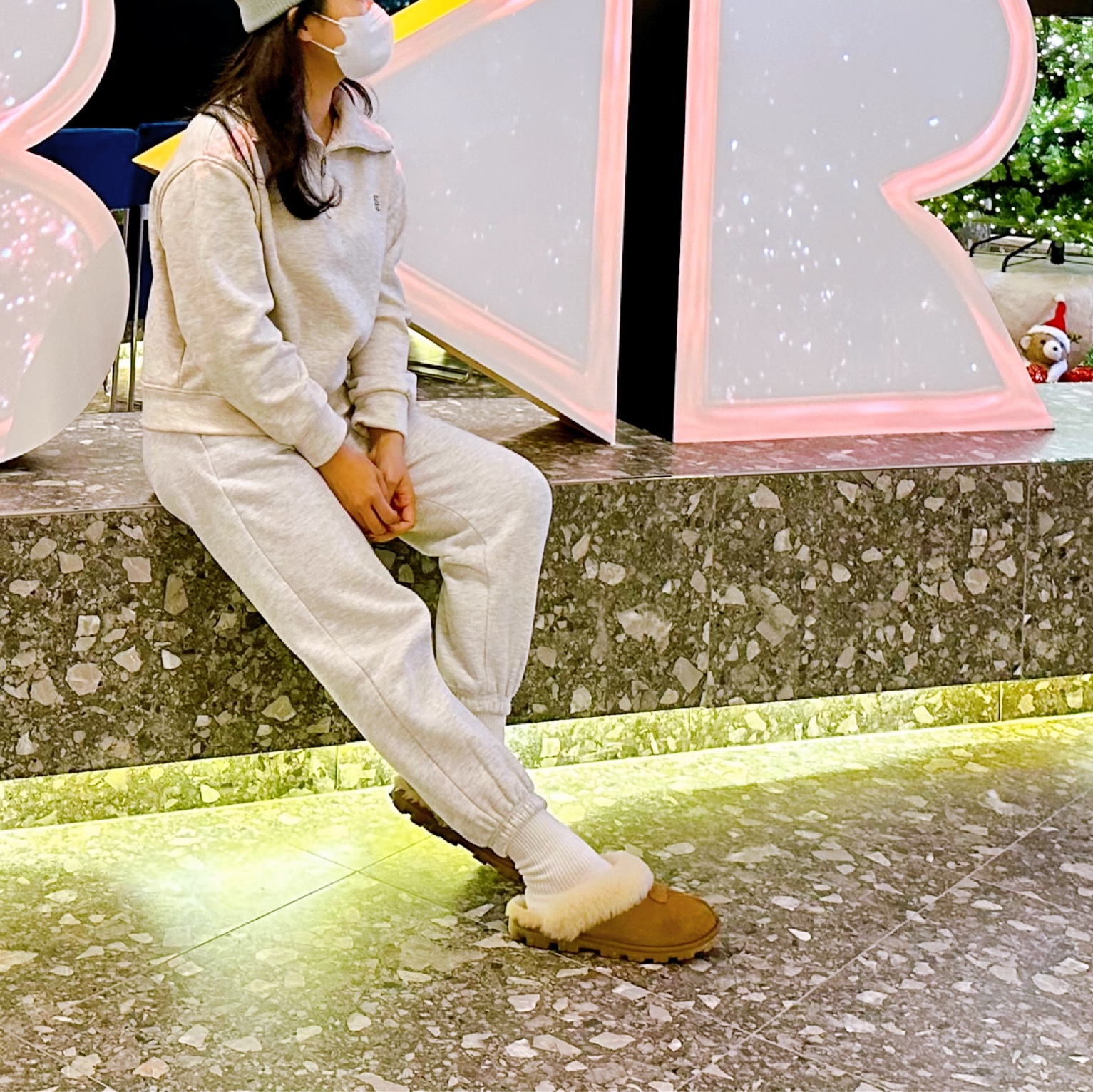 (W) UGG Coquette Slipper Chestnut 착용 스타일