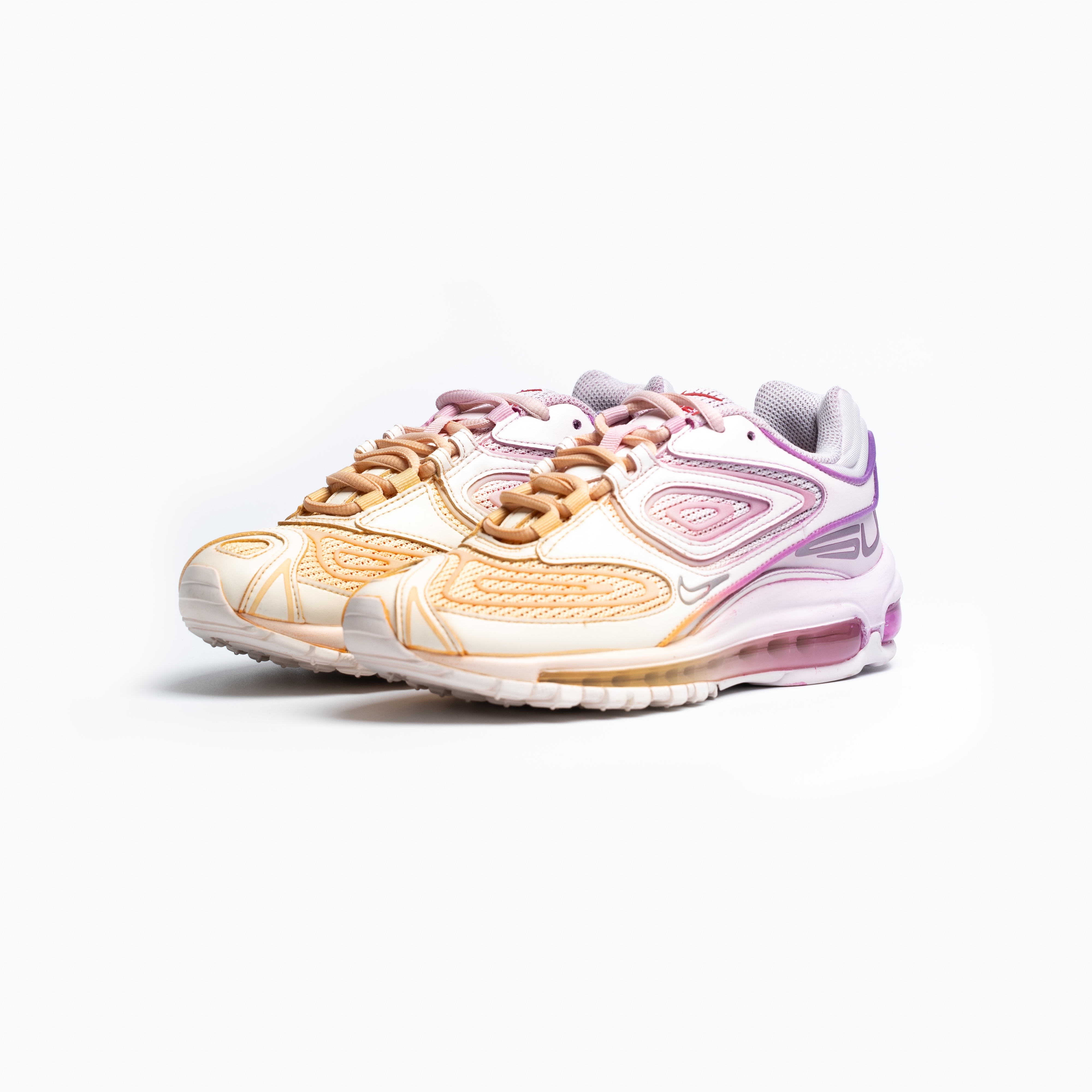 Nike x Supreme Air Max 98 TL White 착용 스타일 - 5