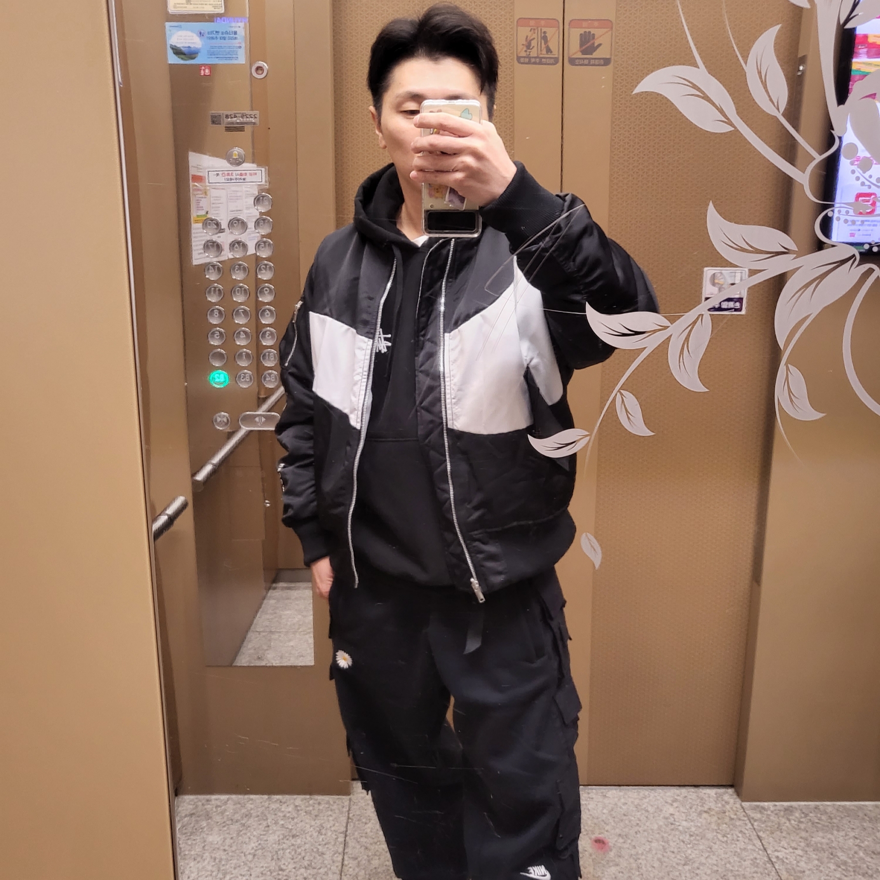 Stussy Basic Stussy Hoodie Black 2023, Nike x Peaceminusone Wide Pants Black (DR0096-010) 착용 스타일