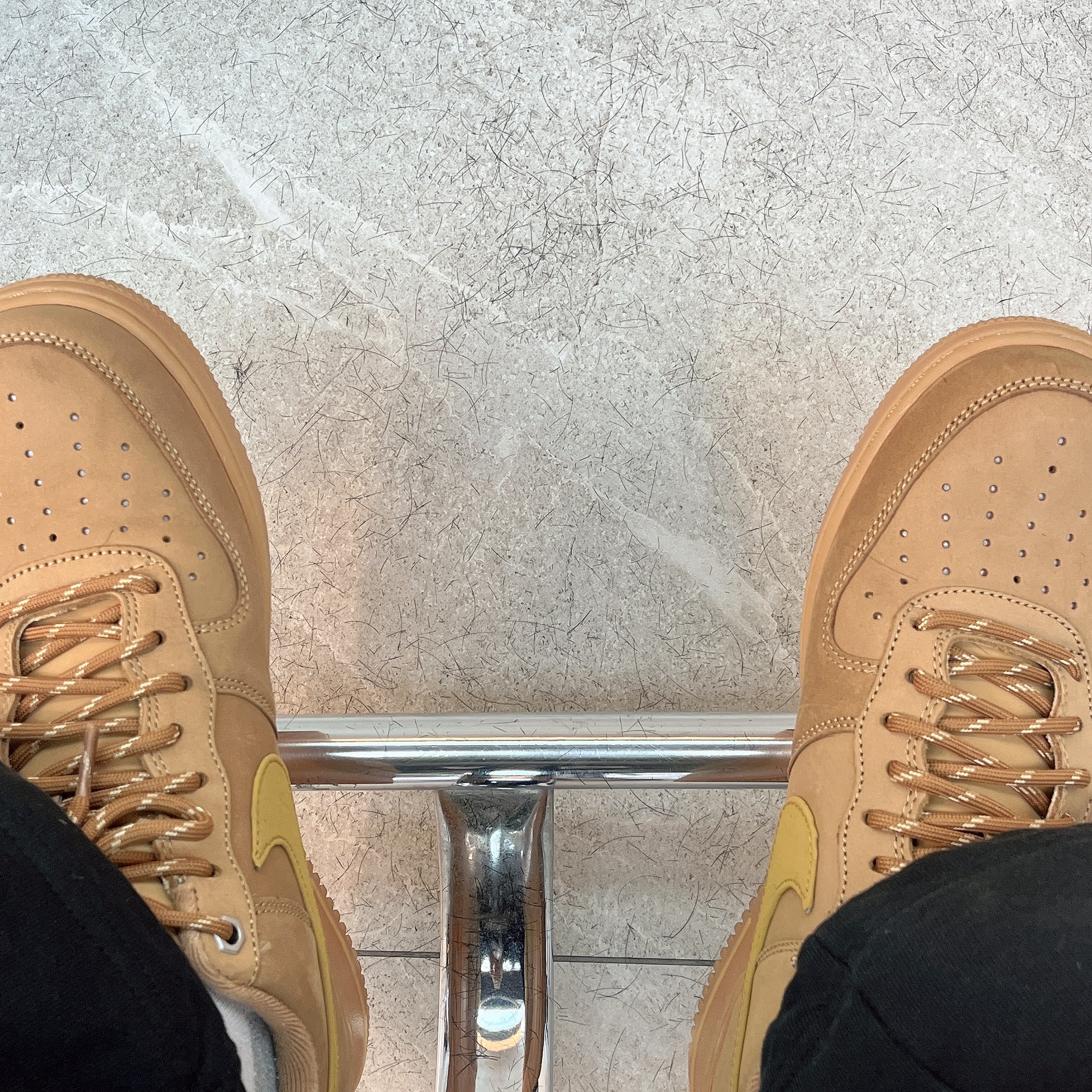 Nike Air Force 1 '07 WB Flax 착용 스타일