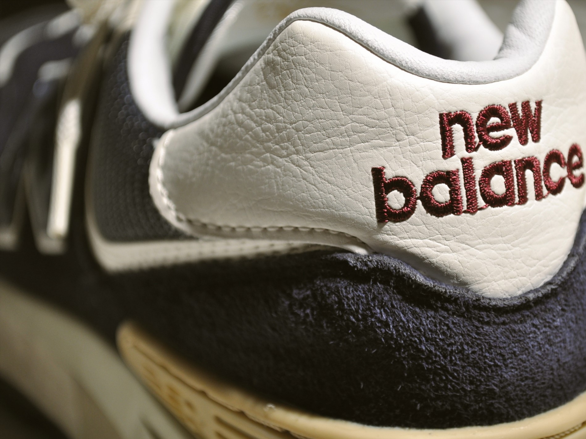 New Balance 574 Legacy Navy 착용 스타일 - 1