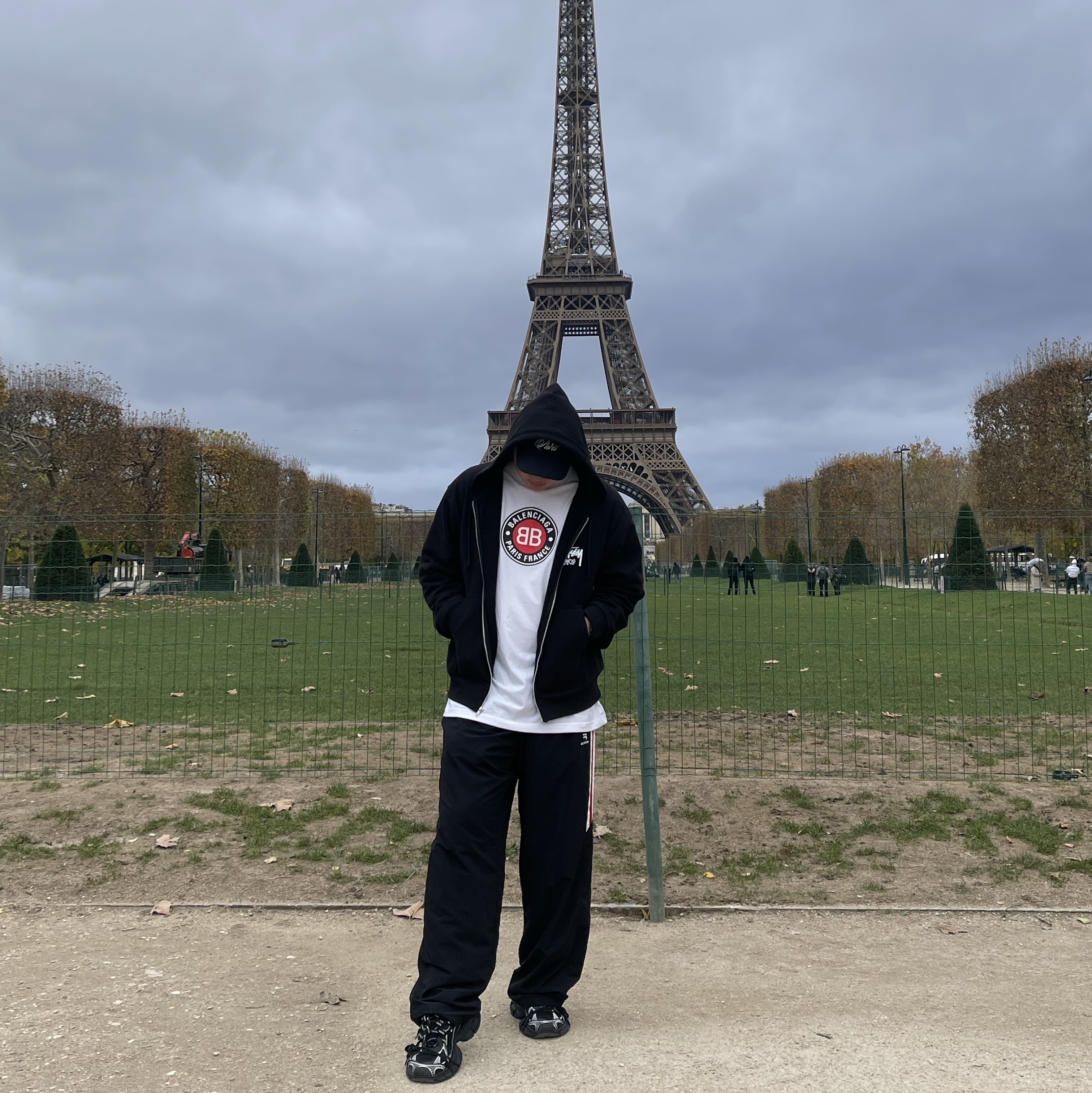 Balenciaga 3XL Sneakers Black White, Stussy Stock Paris Zip Hoodie Black 착용 스타일
