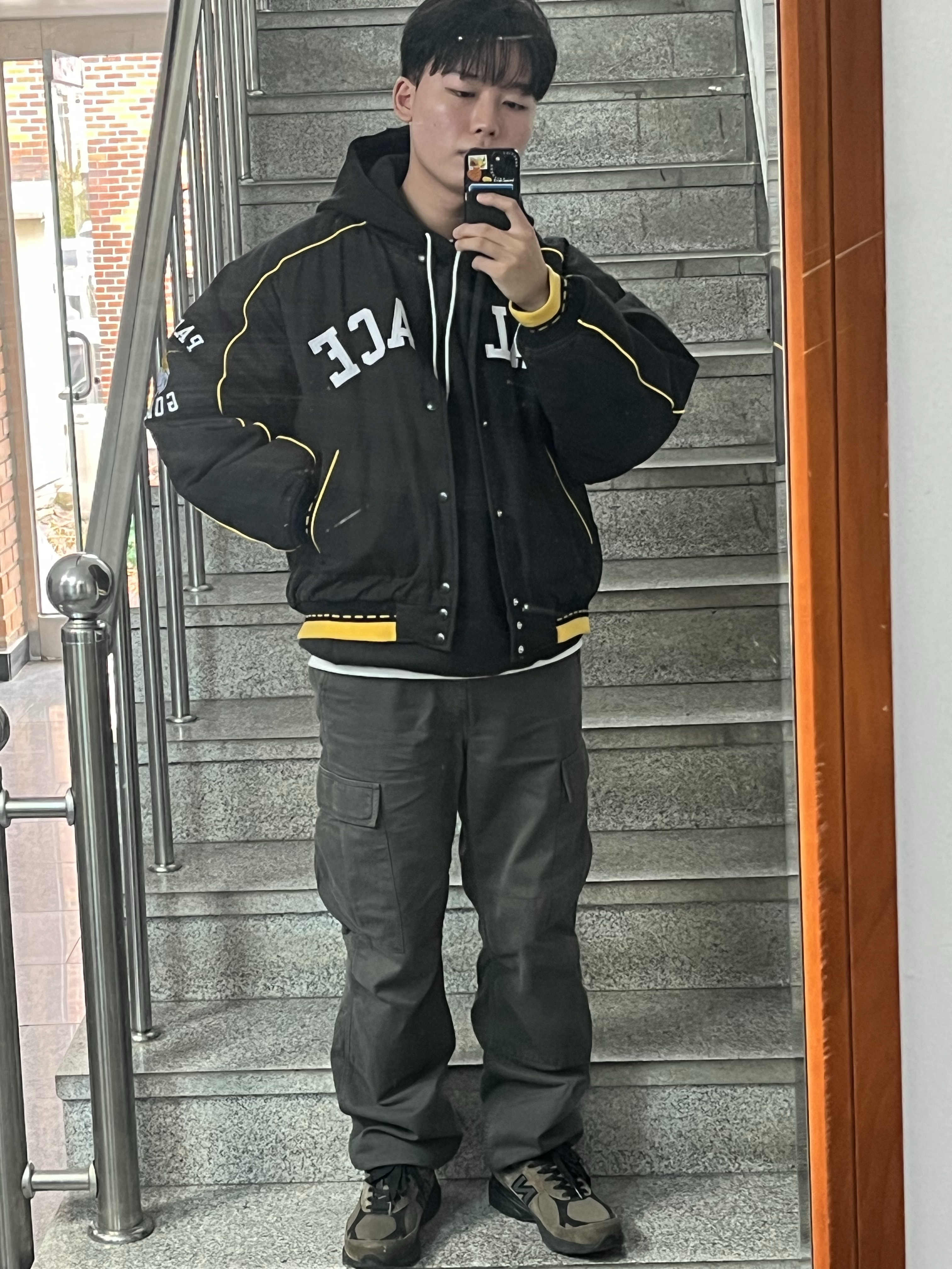 Nike NRG Solo Swoosh Fleece Hoodie Black White - US/EU, Palace Goats Varsity Jacket Black - 22SS 착용 스타일 - 2