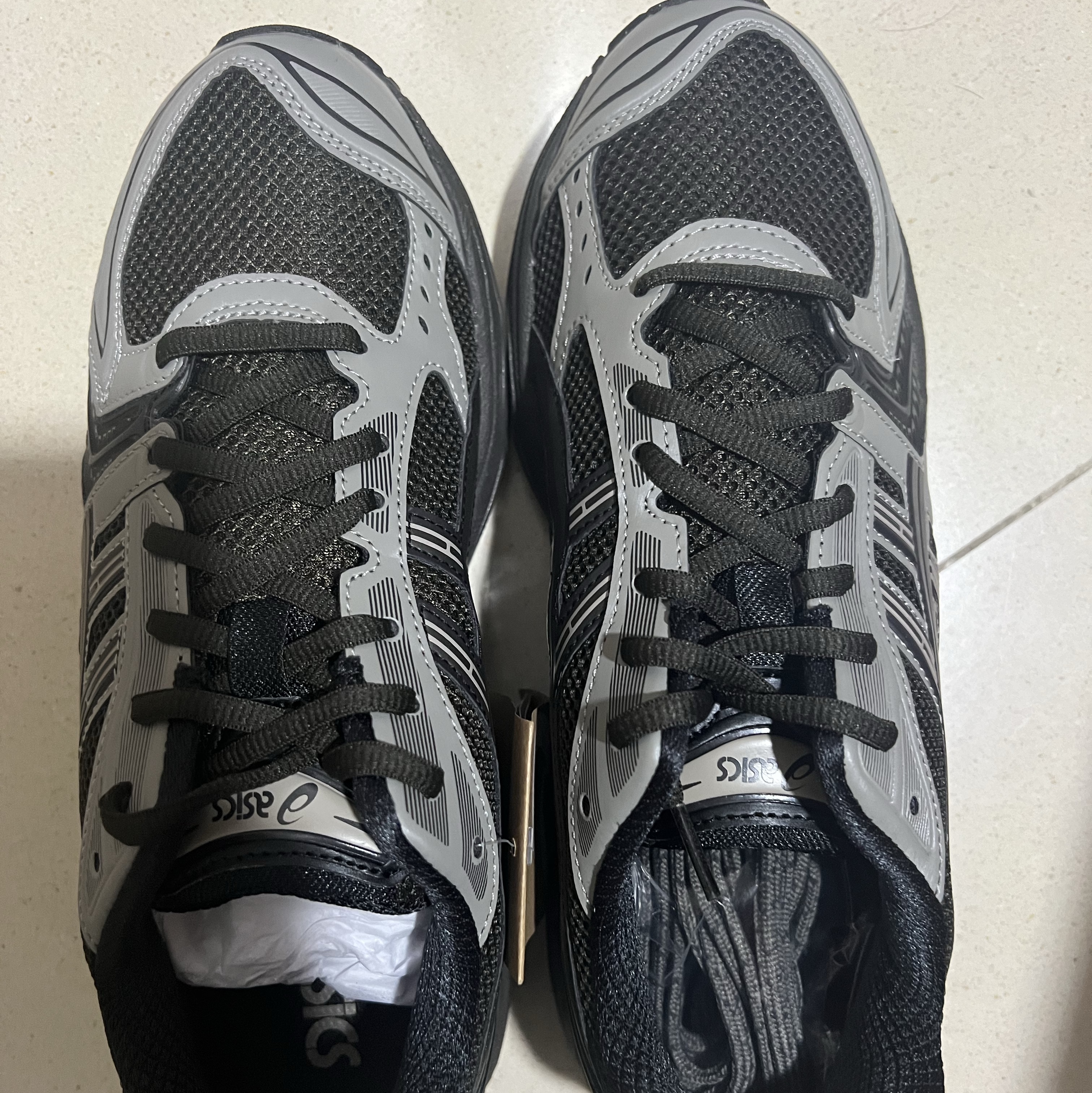 Asics x Atmos x Undermycar Gel-Kayano 14 Pepper Black 착용 스타일