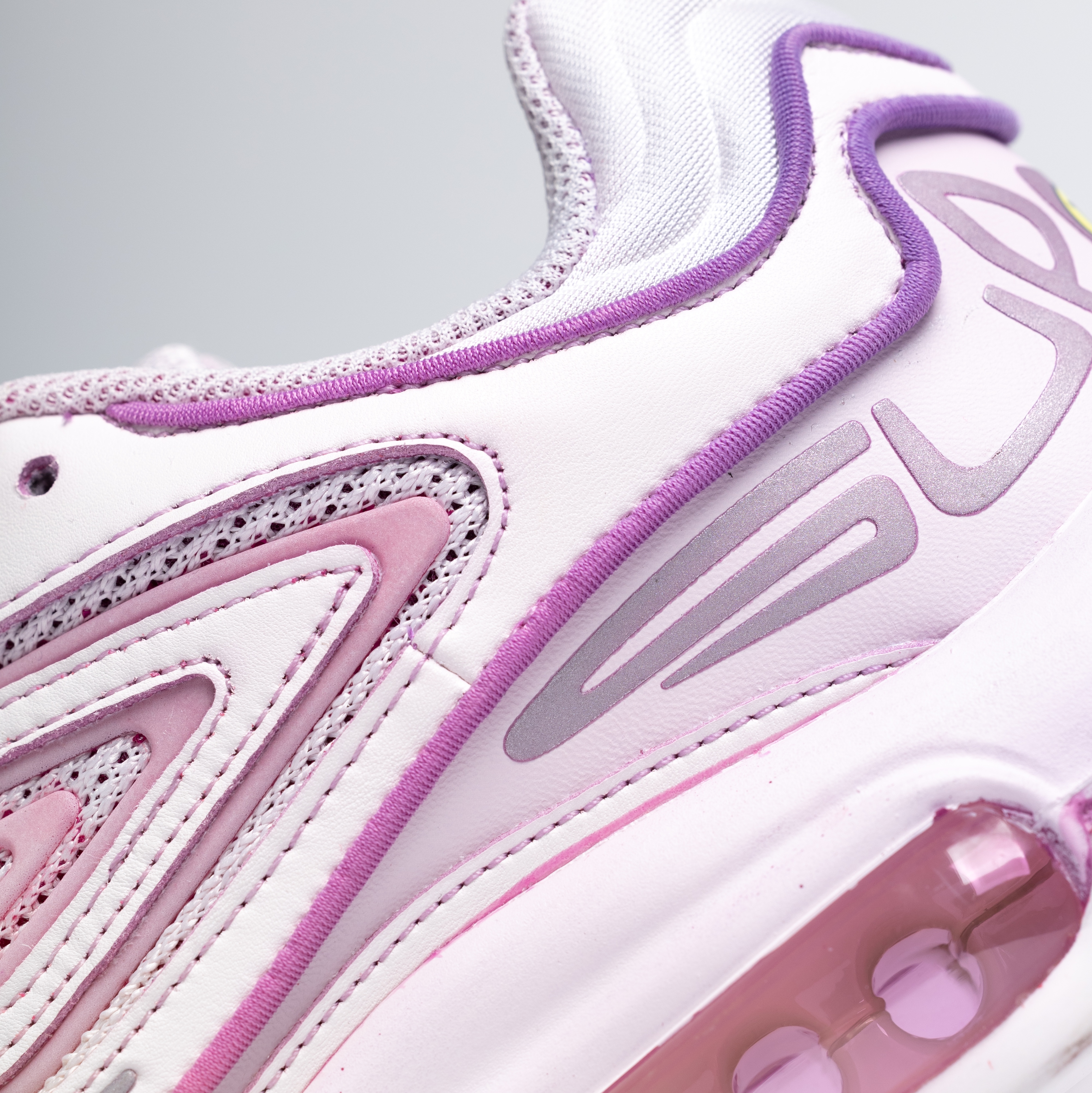 Nike x Supreme Air Max 98 TL White 착용 스타일 - 9