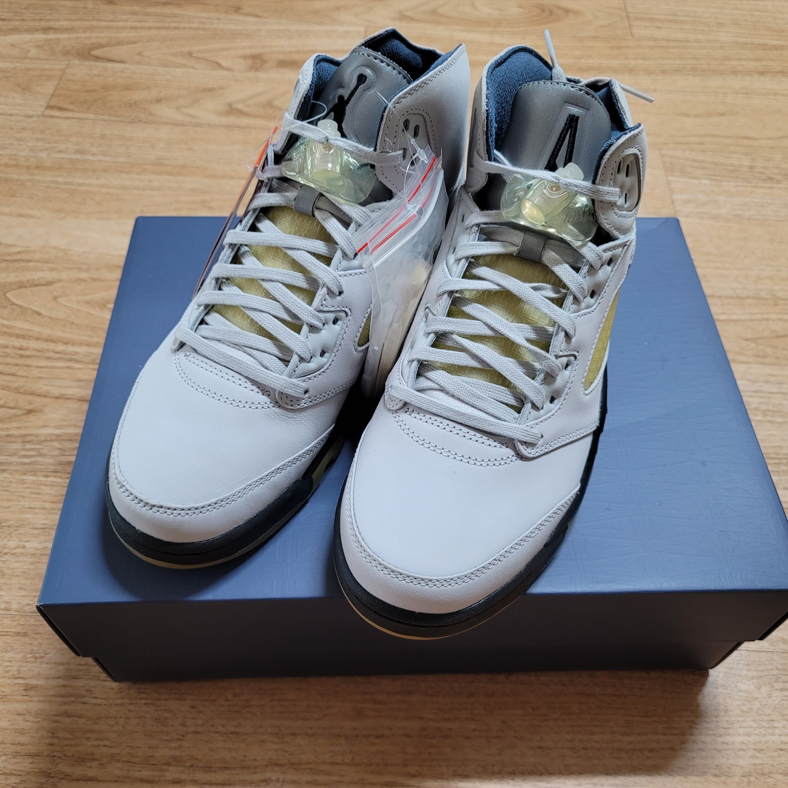(W) Jordan 5 x A Ma Maniere Retro Dawn 착용 스타일