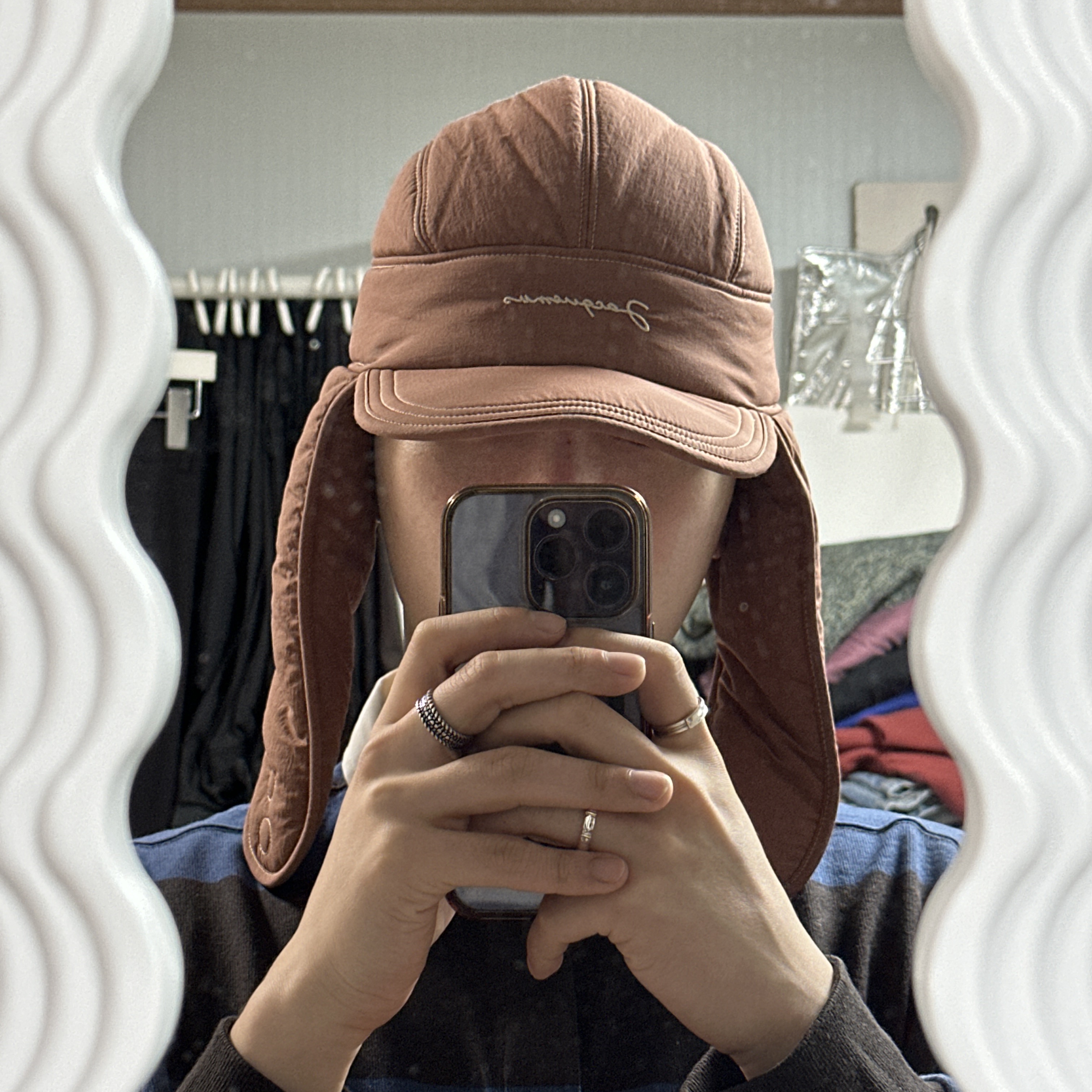 Jacquemus La Cagoule Bricciola Puffed Ear Flap Hat Terracotta 착용 스타일 - 2