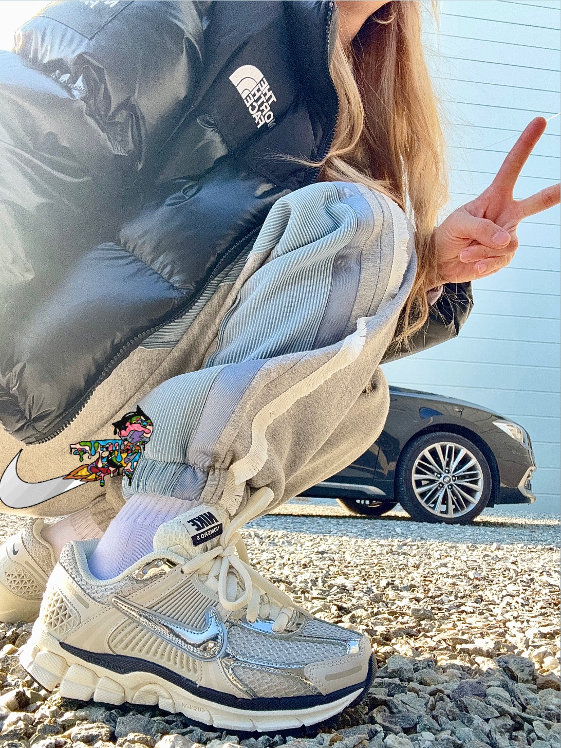 (W) Nike Zoom Vomero 5 Photon Dust and Metallic Silver, (W) The North Face White Label Novelty Nuptse Down Jacket SP Real Black 착용 스타일