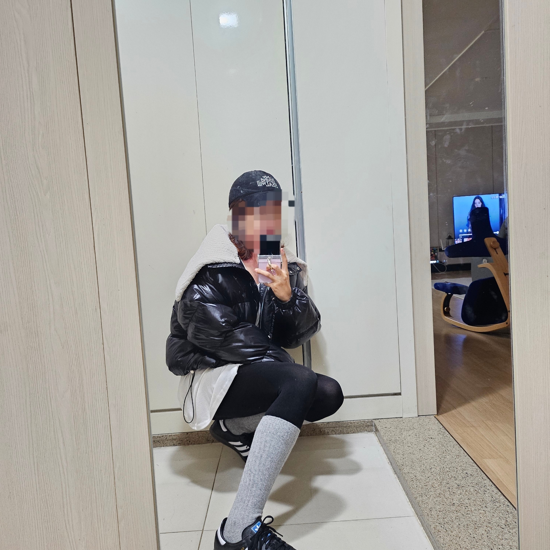 Adidas Samba OG Black White Gum 착용 스타일 - 3