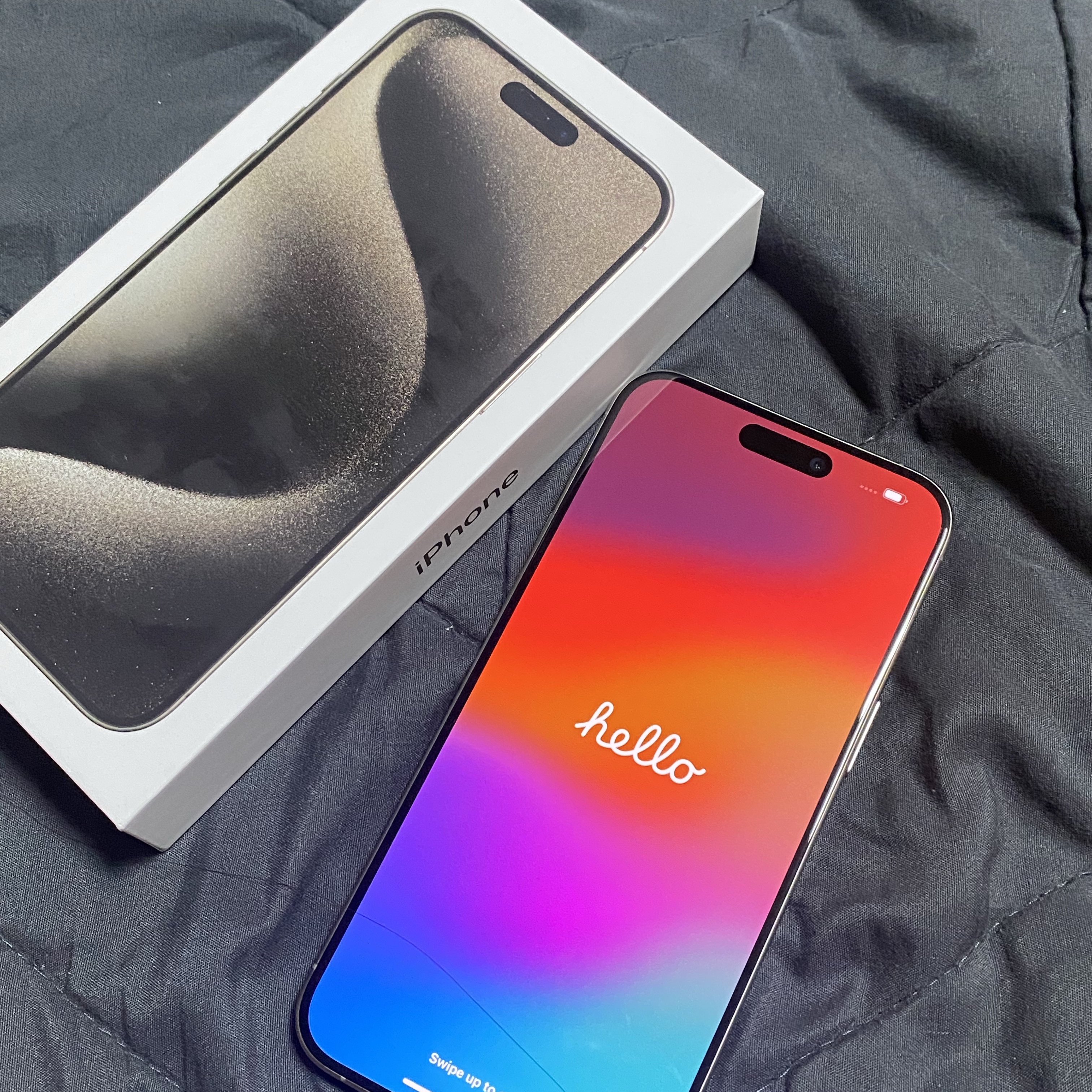 Apple iPhone 15 Pro Max 256GB Natural Titanium (Korean Ver.) 착용 스타일