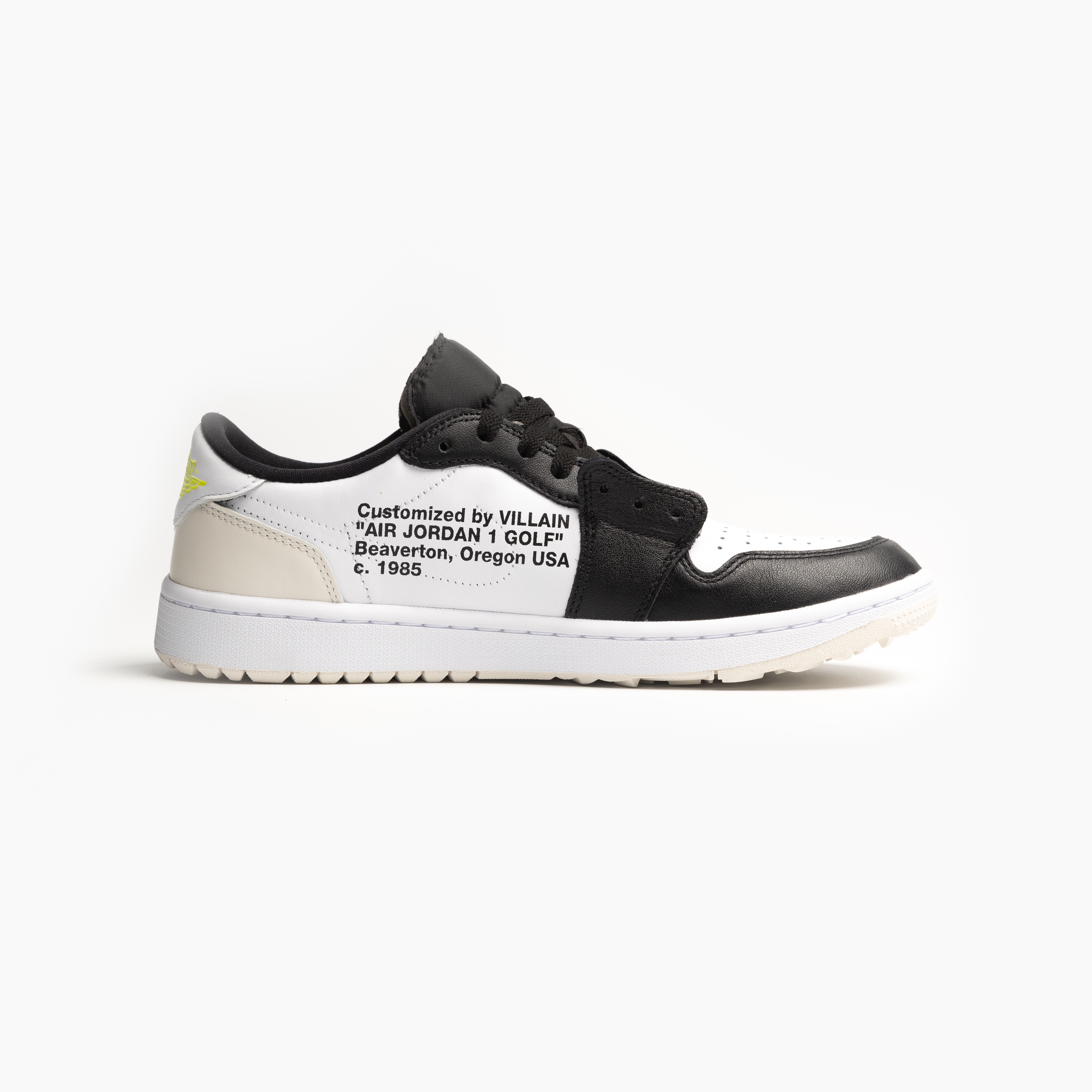 Jordan 1 Low Golf Black White and Volt 착용 스타일 - 3