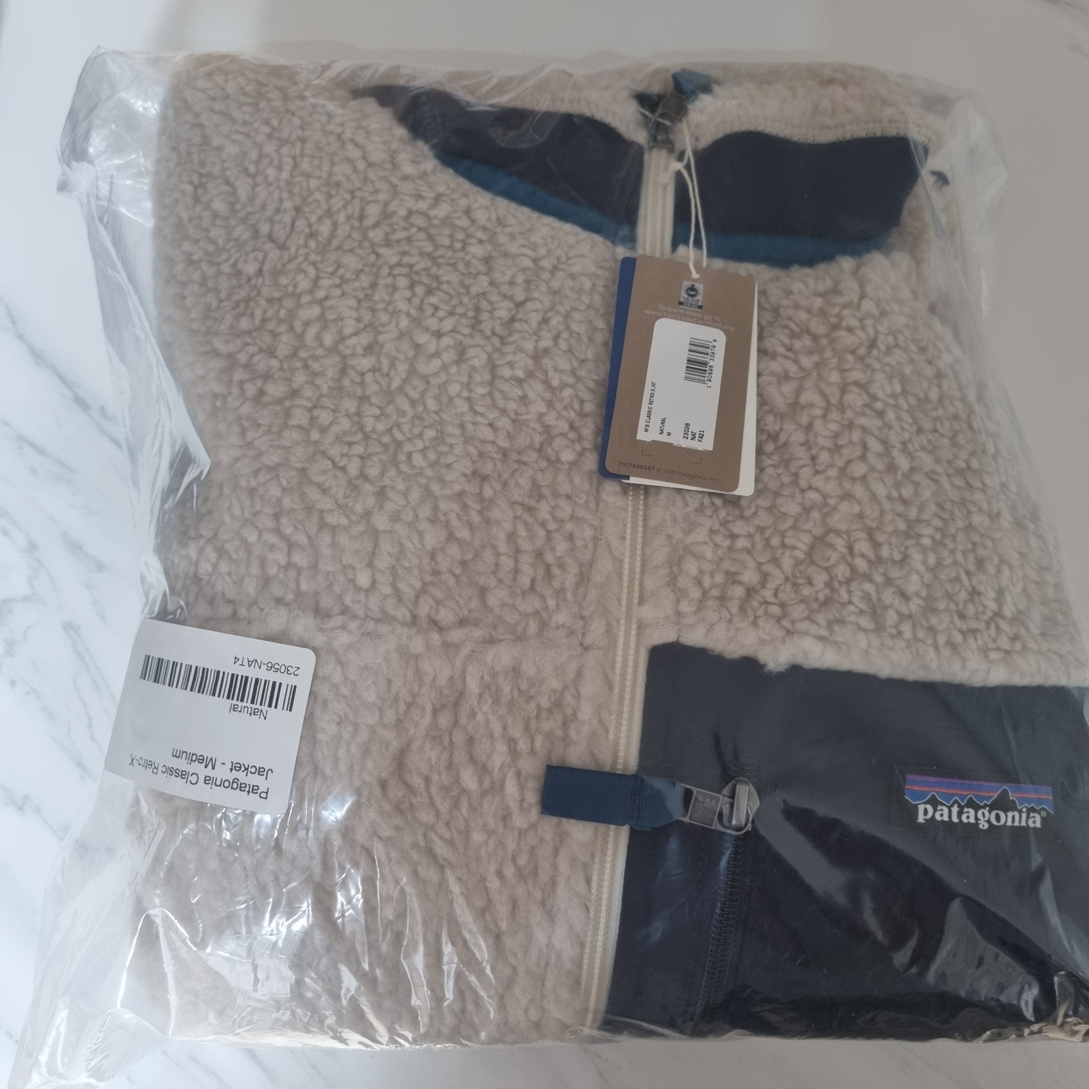 Patagonia Classic Retro-X Jacket Natural 착용 스타일