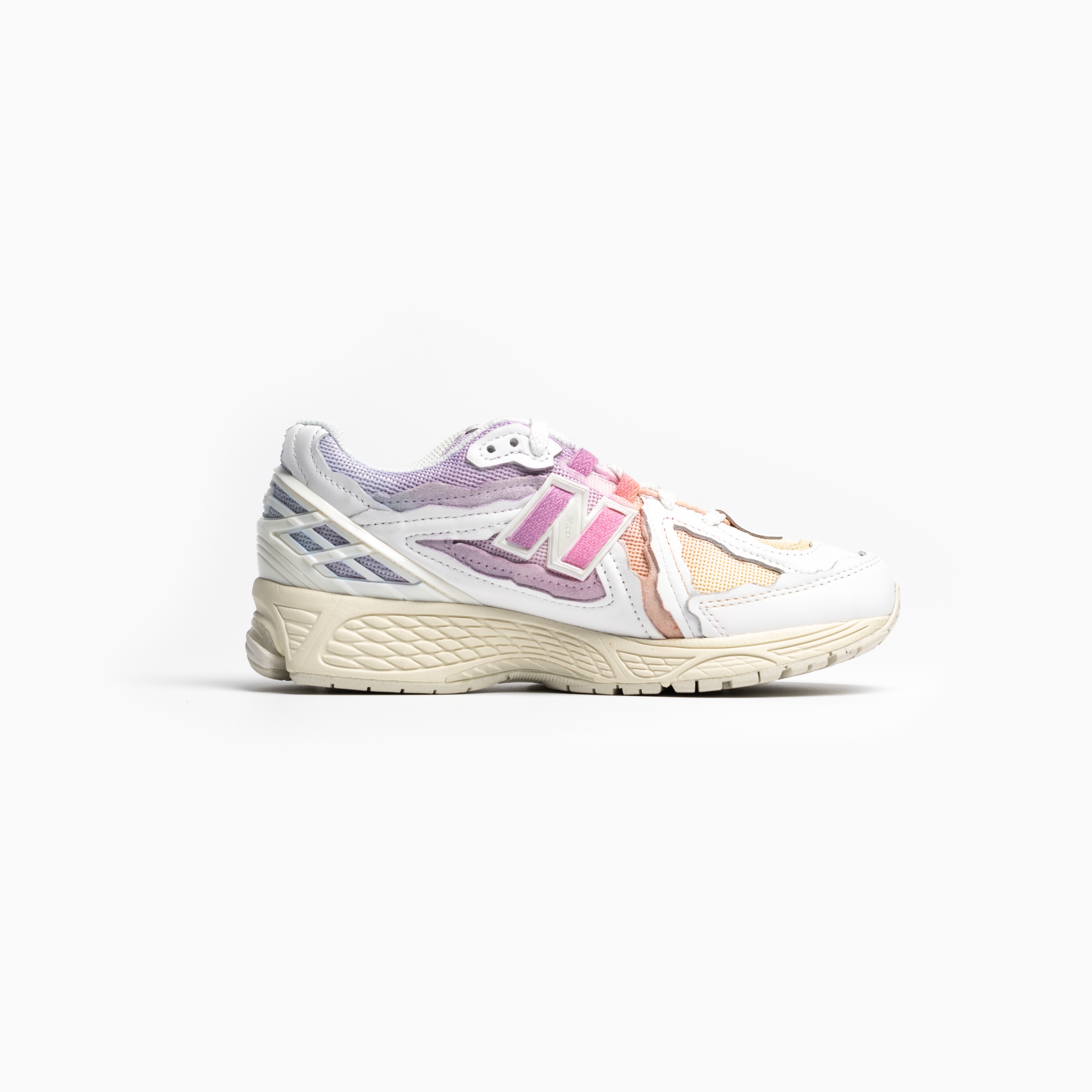 New Balance 1906D Protection Pack White Turtledove 착용 스타일 - 3