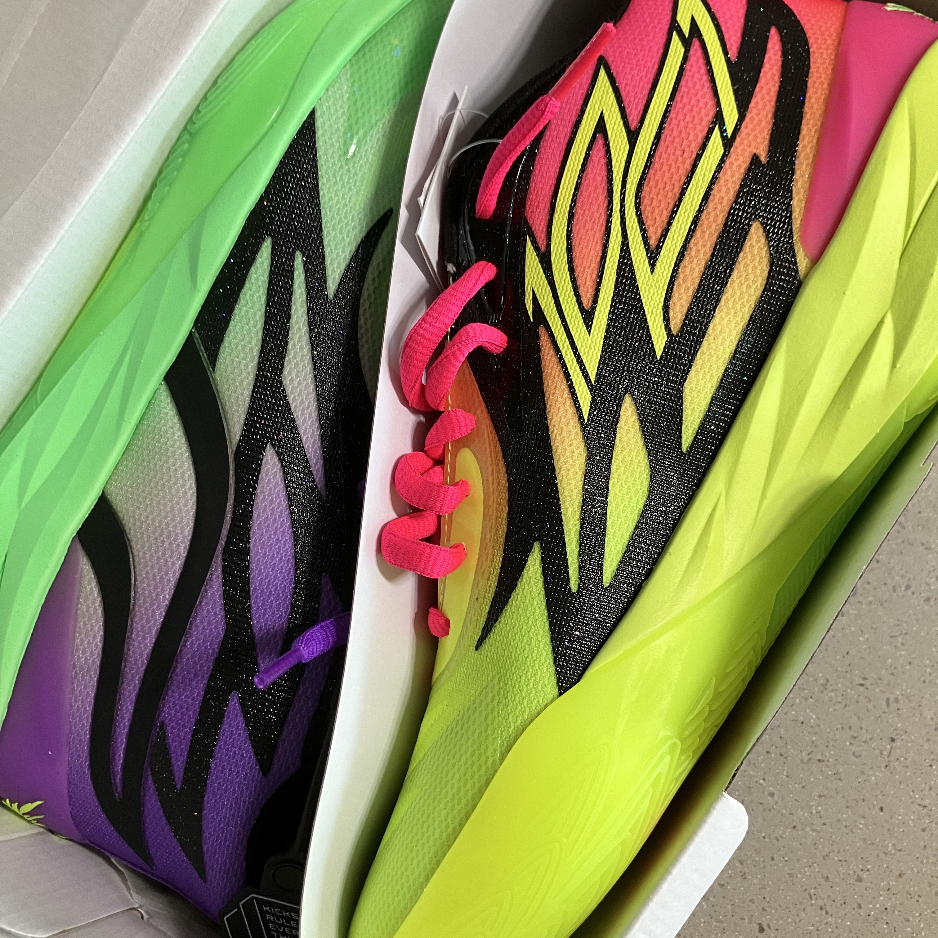 Puma x Rick & Morty MB.02 Lamelo Ball Safety Yellow Elektro Green 착용 스타일