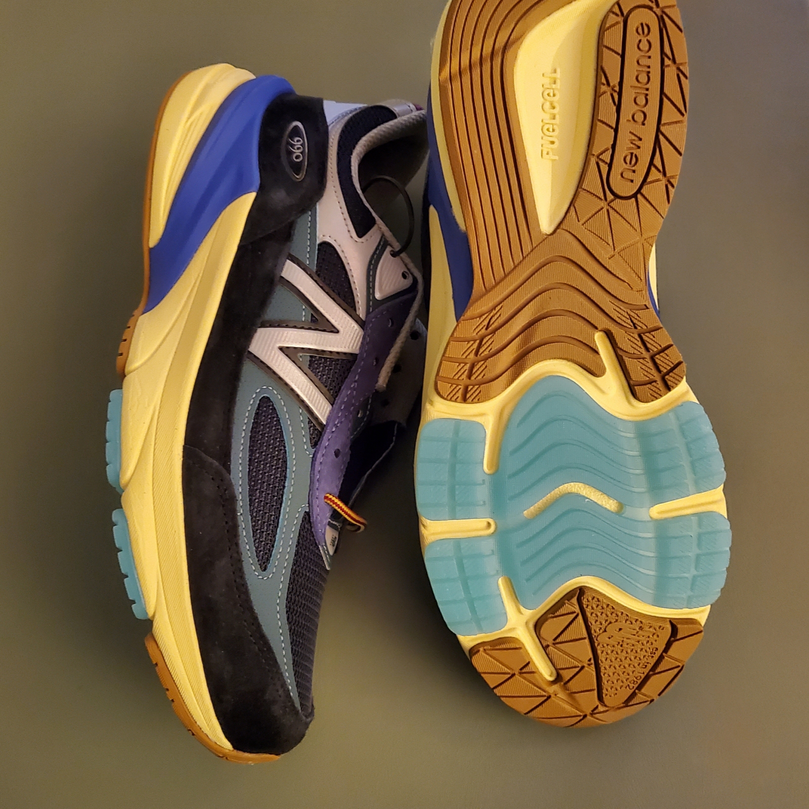 New Balance x Action Bronson 990v6 Made in USA Lapis Lazuli 착용 스타일 - 1