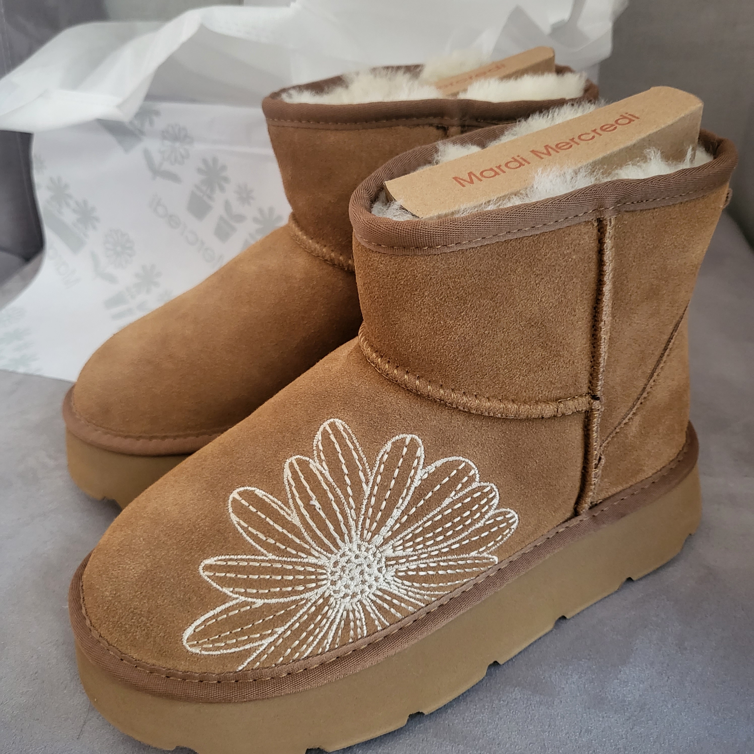 Mardi Mercredi Les Pompes Women Classique Ugg Boots Chestnut 착용 스타일 - 1