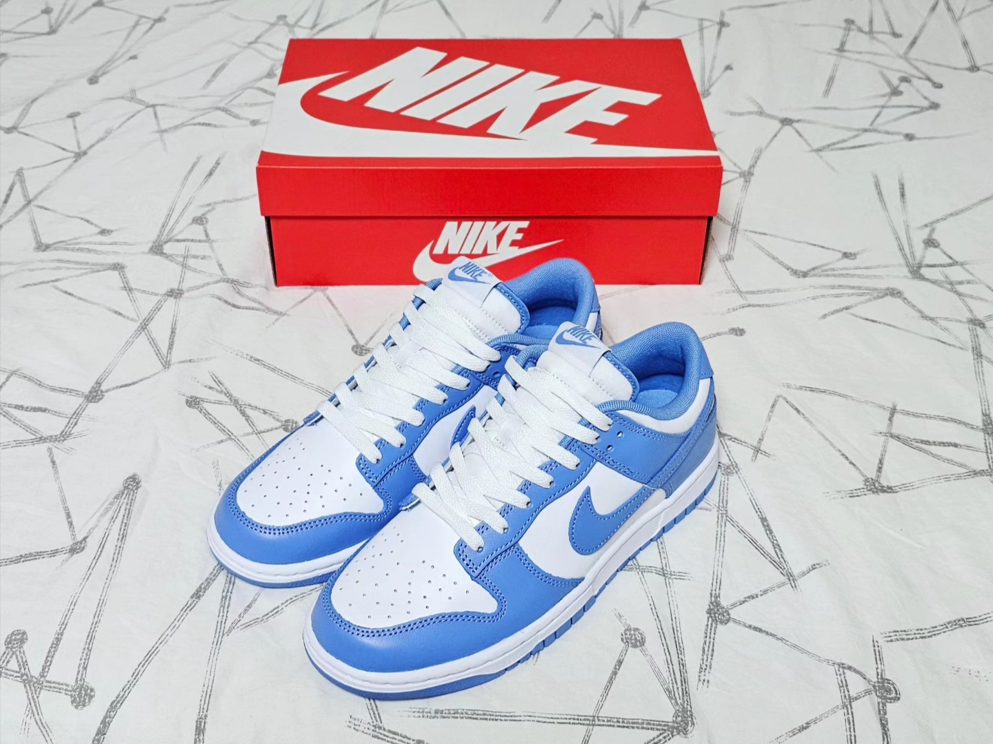 Nike Dunk Low Retro White Polar Blue 착용 스타일 - 1