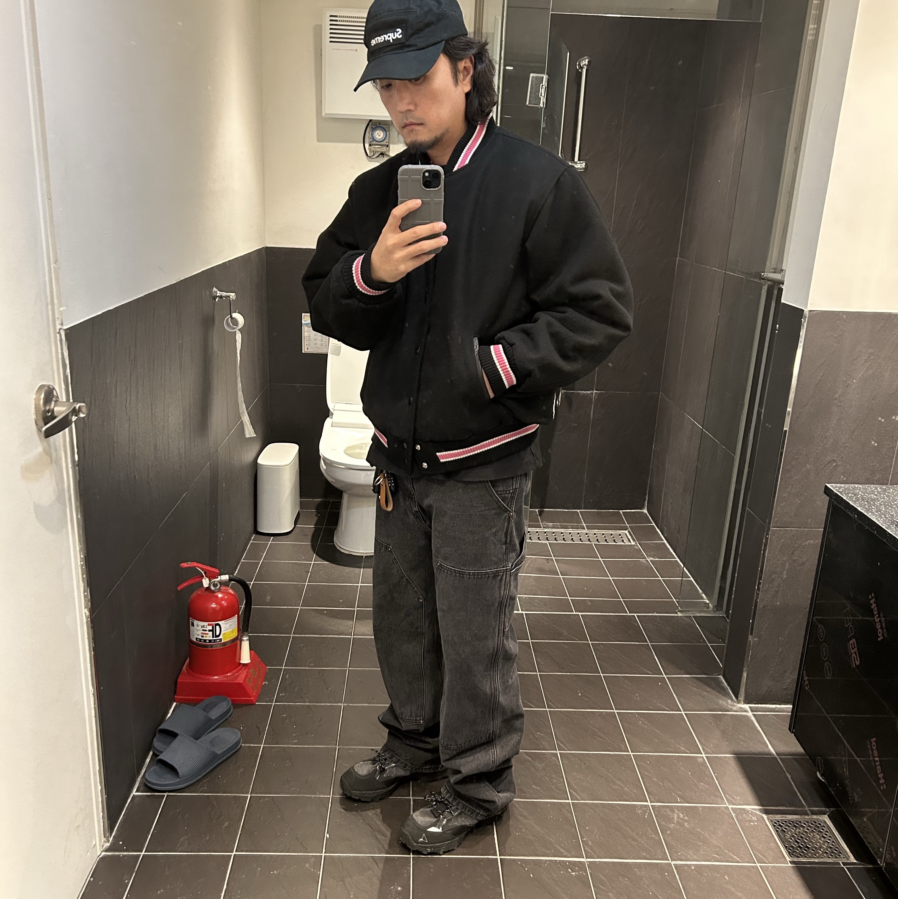 Stussy S Talk Melton Varsity Jacket Black, Supreme Washed Chino Twill Camp Cap Black 착용 스타일