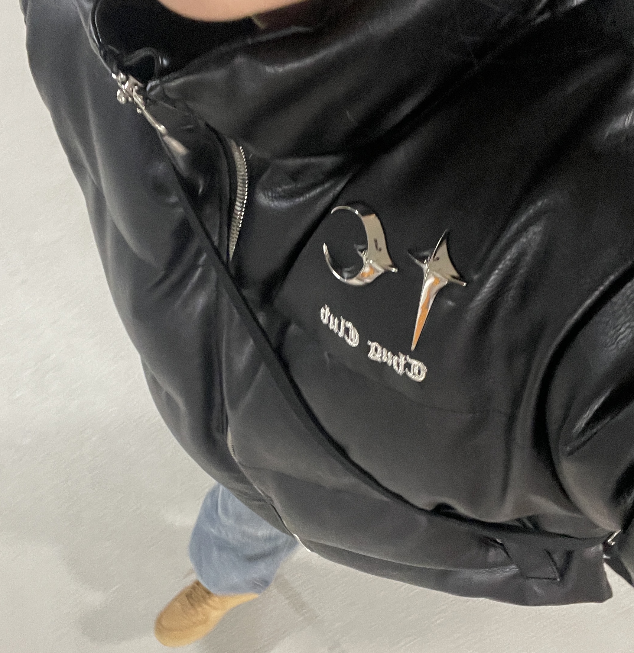 Thug Club Leather Puffer Jacket Black (Polyester) 착용 스타일 - 2