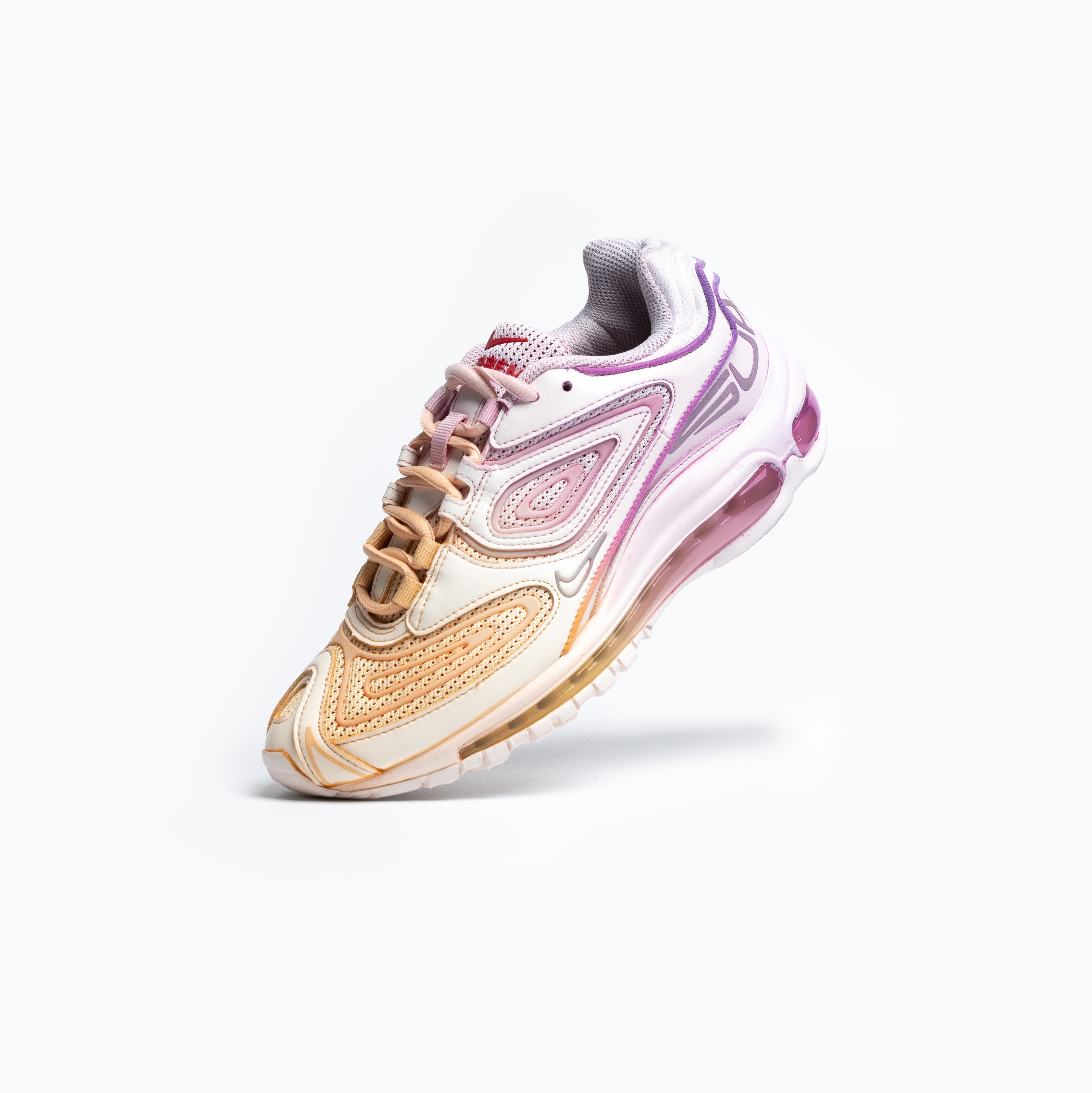 Nike x Supreme Air Max 98 TL White 착용 스타일 - 7