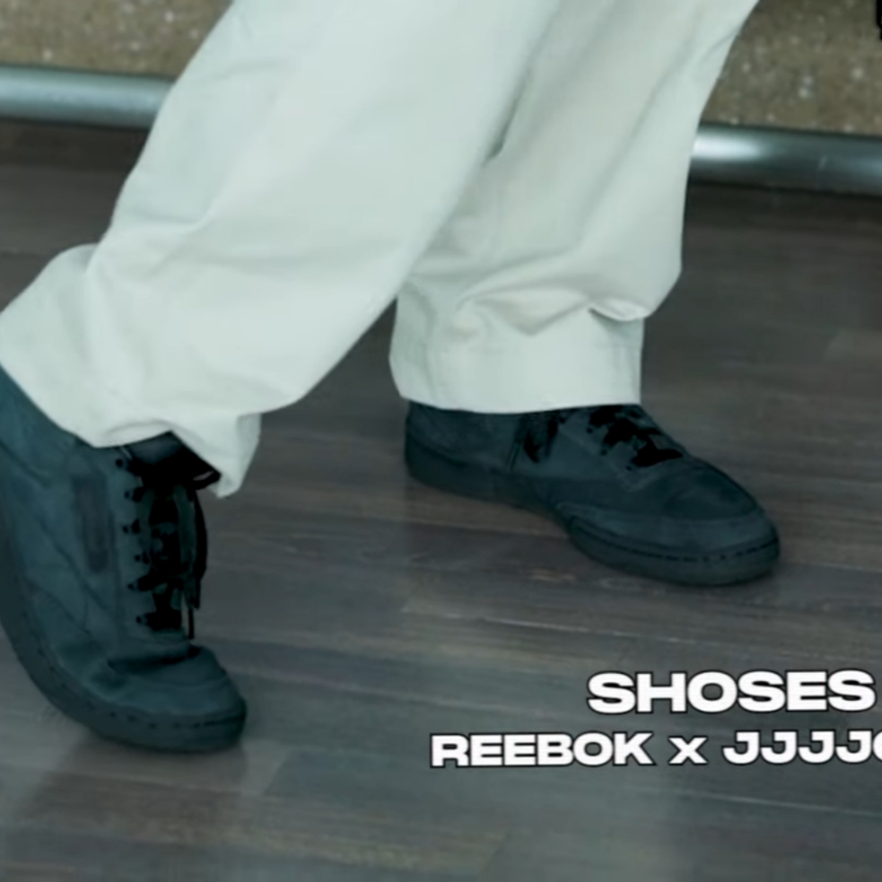 Reebok x JJJJound Club C 85 Triple Black 착용 스타일 - 1