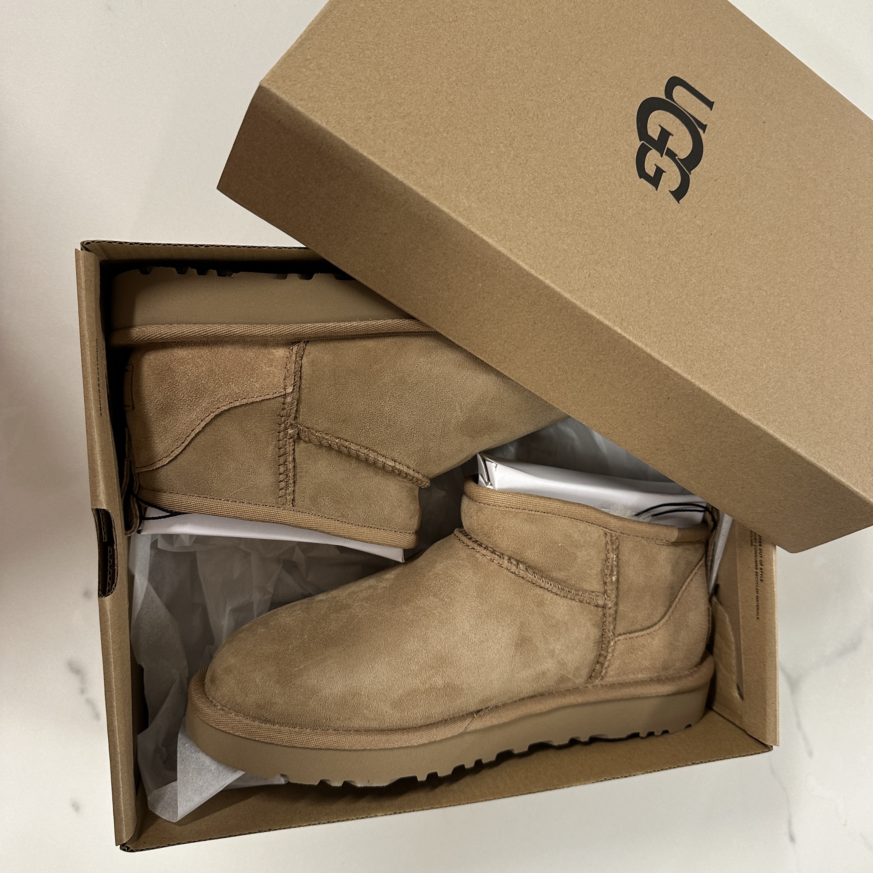 (W) UGG Classic Ultra Mini Boots Chestnut 착용 스타일