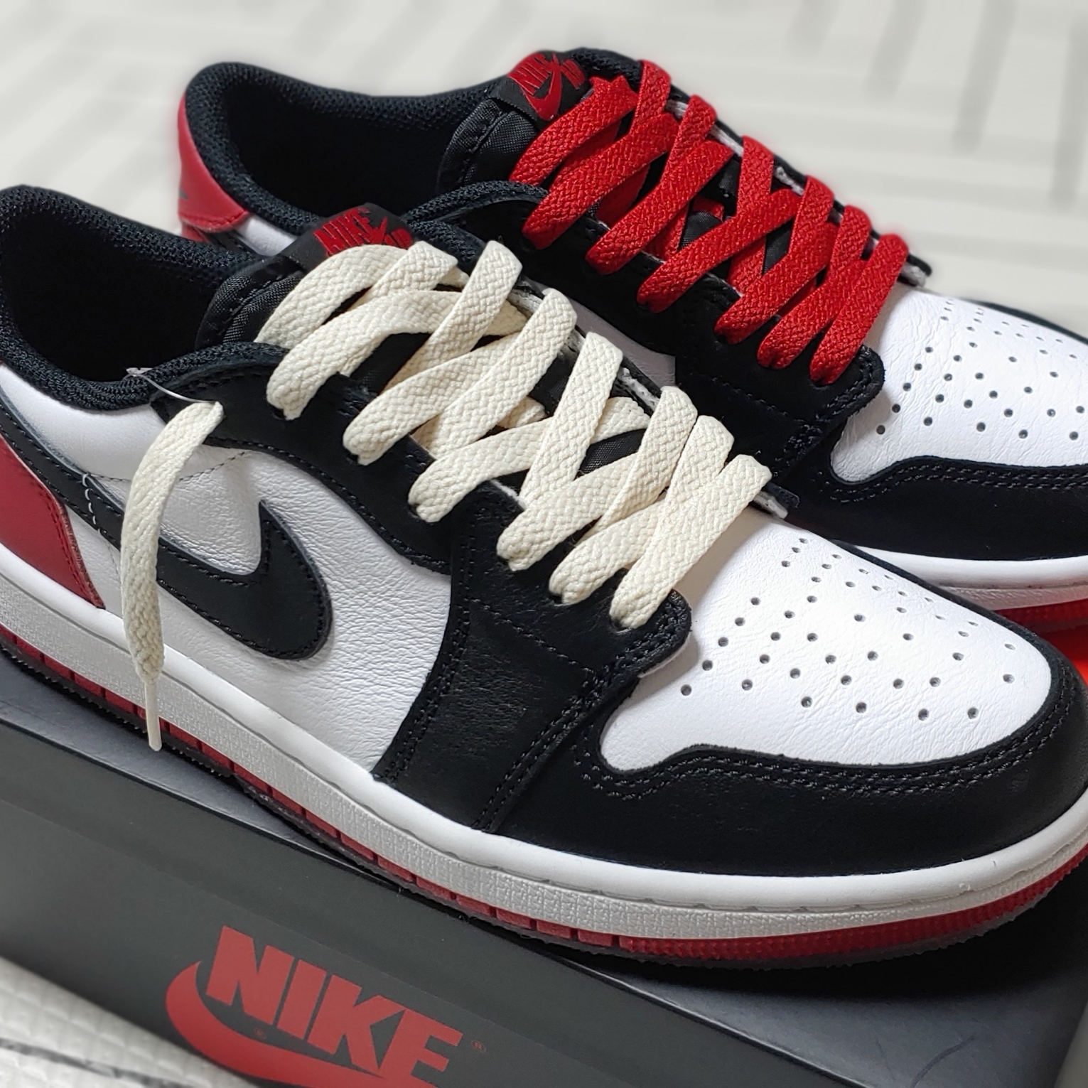 Jordan 1 Retro Low OG Black Toe 착용 스타일 - 5