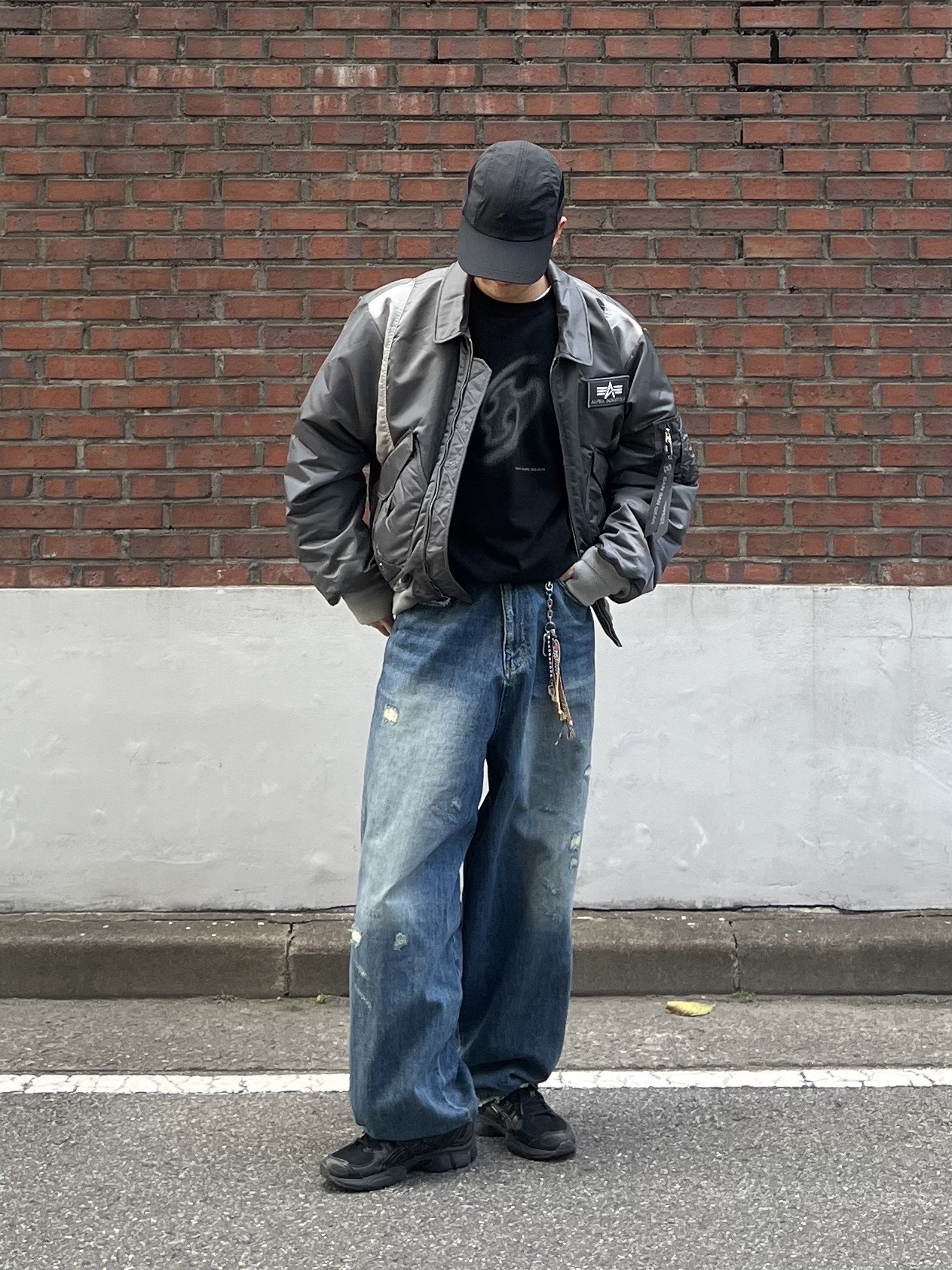 Sansan Gear x Alpha Industries CWU 45/P Flight Jacket Stone Silver - 23FW, Sansan Gear Long Sleeve T-Shirt Black - 22FW 착용 스타일 - 3