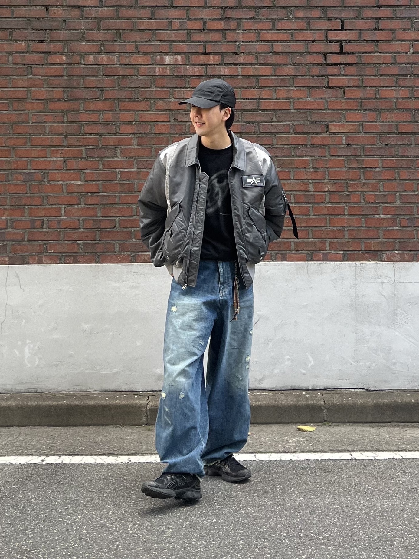 Sansan Gear x Alpha Industries CWU 45/P Flight Jacket Stone Silver - 23FW, Sansan Gear Long Sleeve T-Shirt Black - 22FW 착용 스타일 - 2
