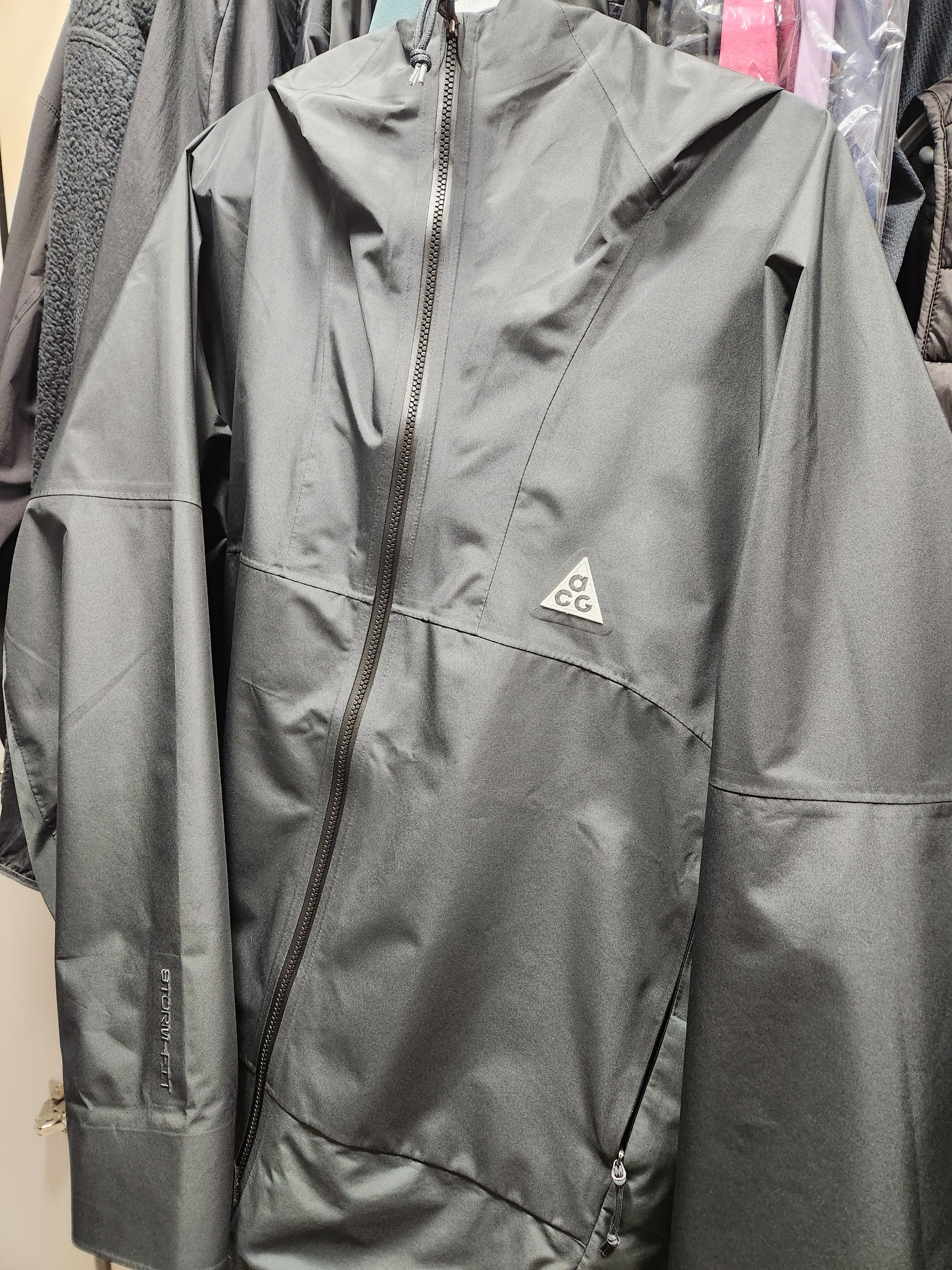 Nike ACG Storm-Fit ADV Cascade Rains Full Zip Jacket Black - Asia 착용 스타일