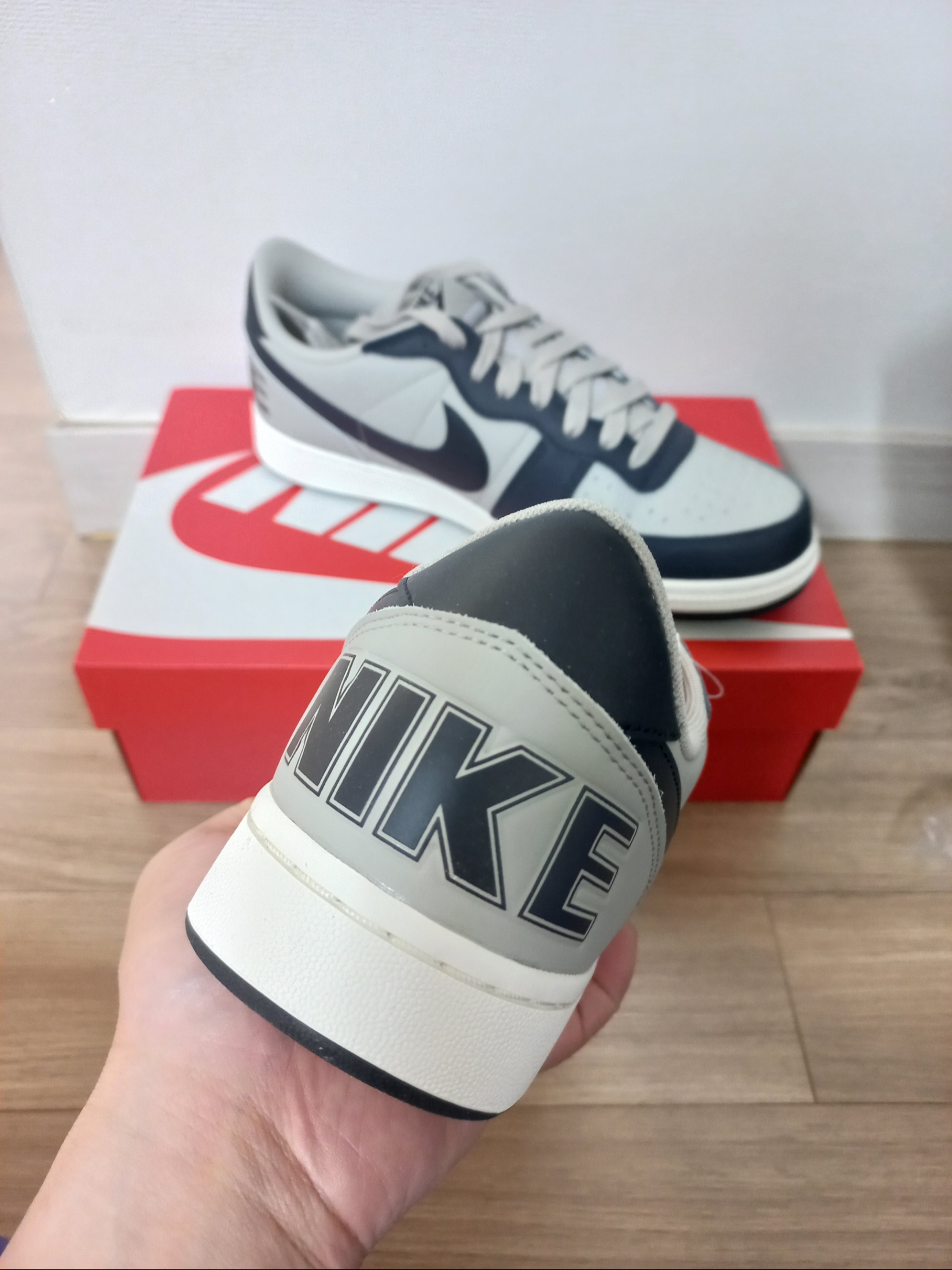 Nike Terminator Low Dark Obsidian and Granite 착용 스타일 - 2