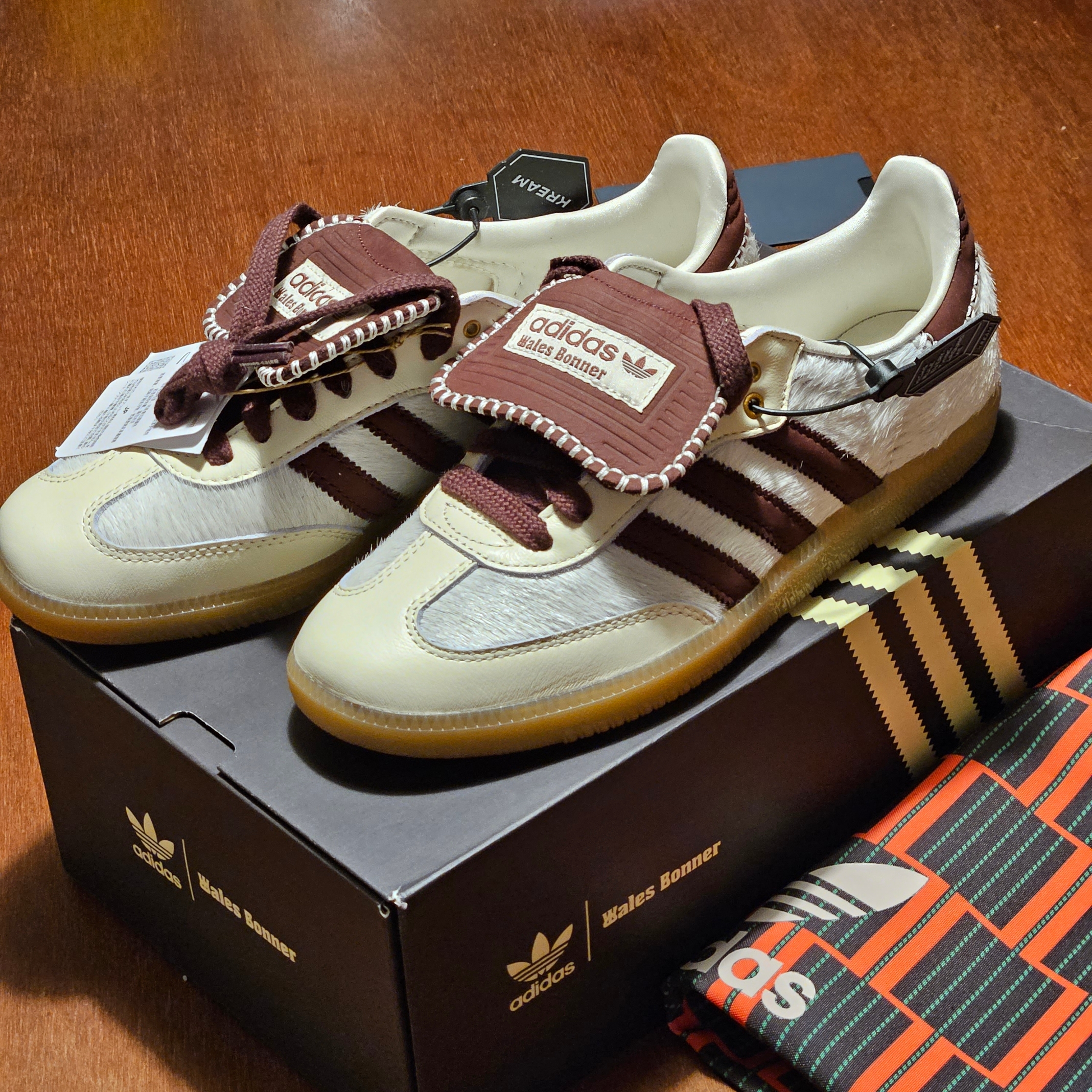 Adidas x Wales Bonner Pony Tonal Samba Cream White Mystery Brown 착용 스타일