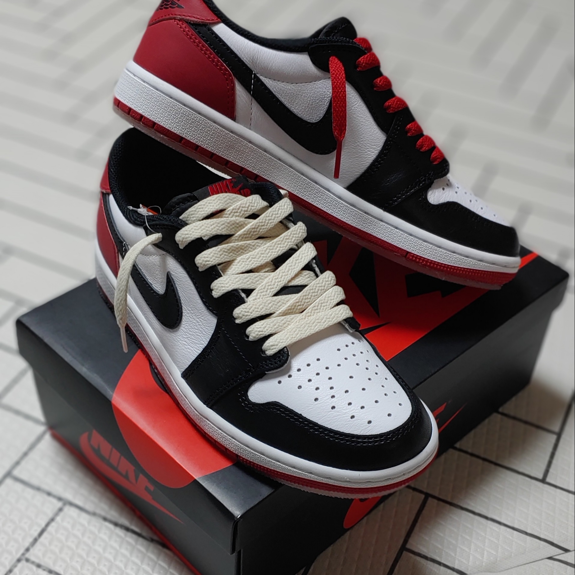 Jordan 1 Retro Low OG Black Toe 착용 스타일 - 2