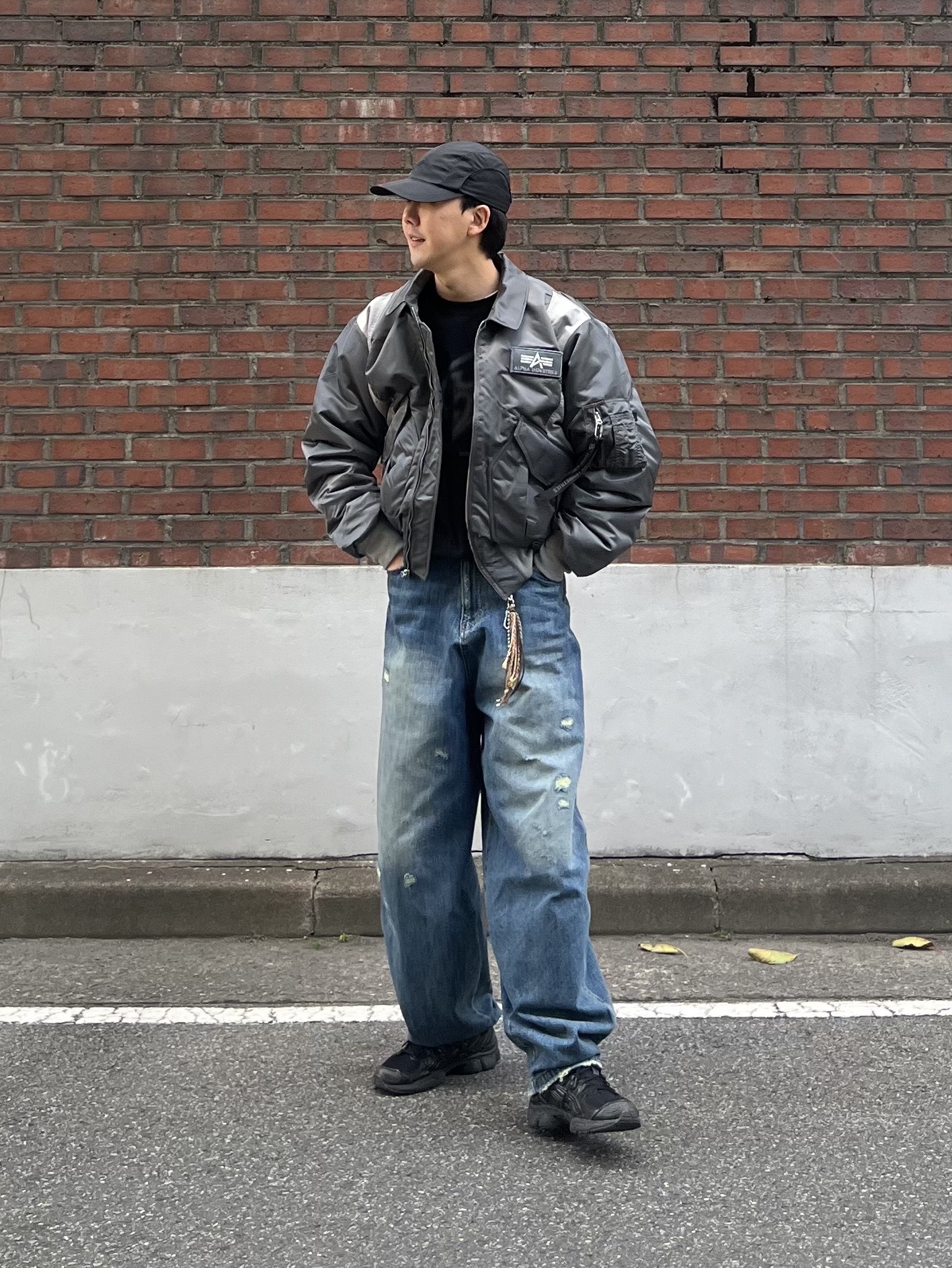 Sansan Gear x Alpha Industries CWU 45/P Flight Jacket Stone Silver - 23FW, Sansan Gear Long Sleeve T-Shirt Black - 22FW 착용 스타일 - 1